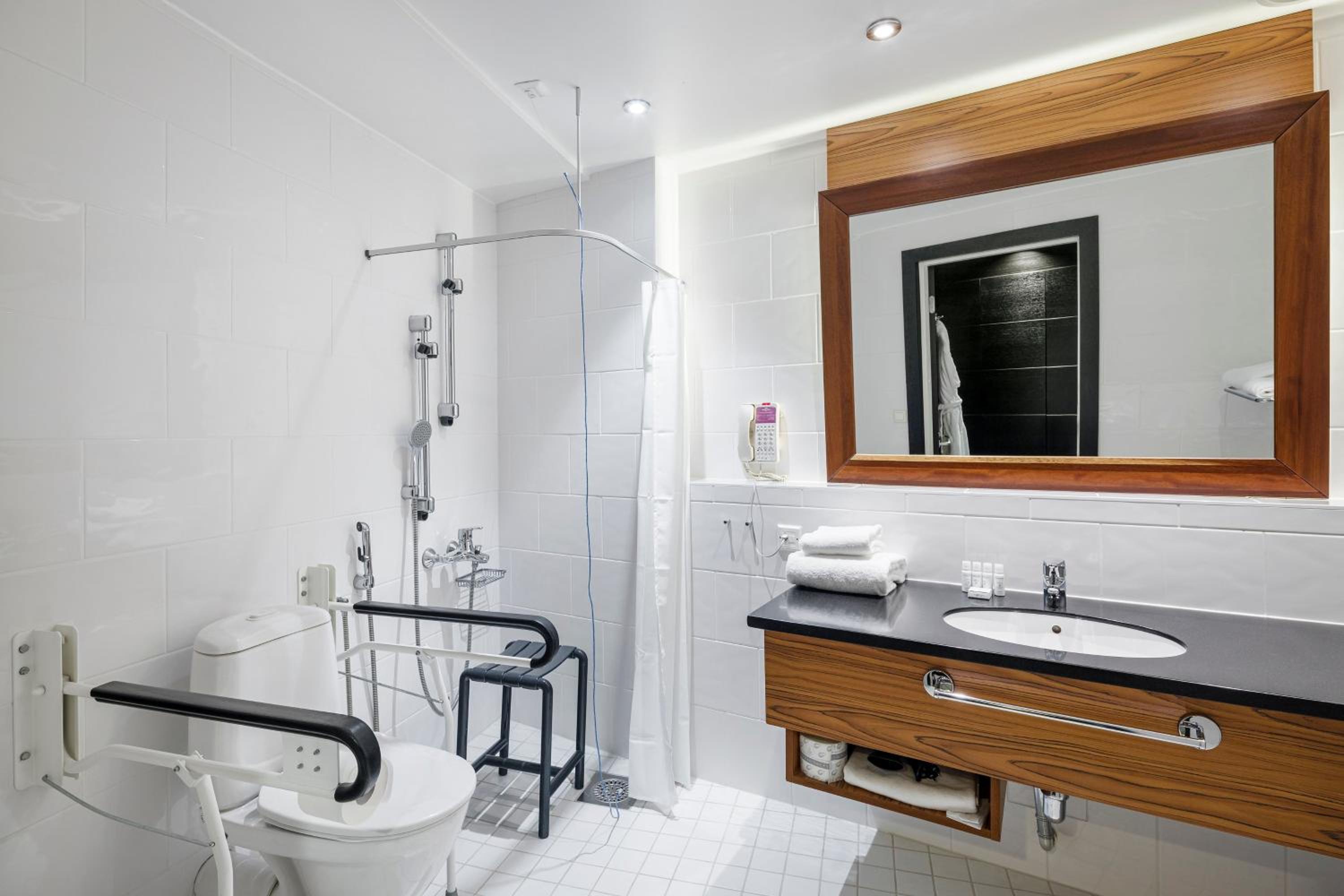 Standard King Room - Accessible