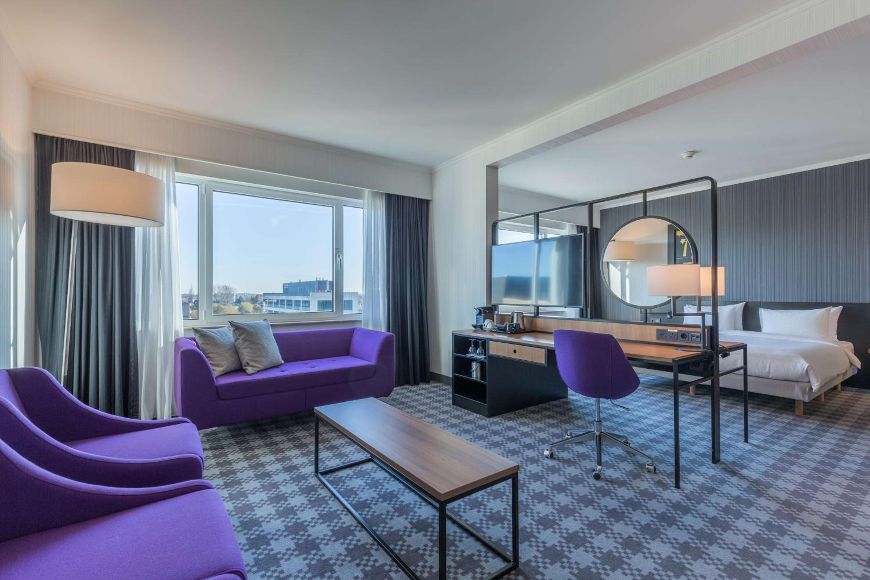 Suite - Photo 2
