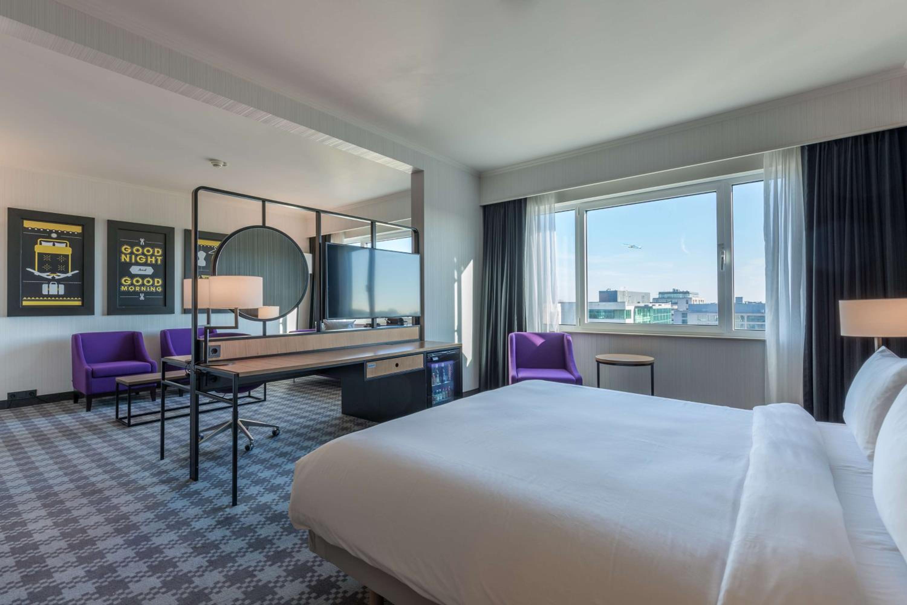 Suite - Photo 1