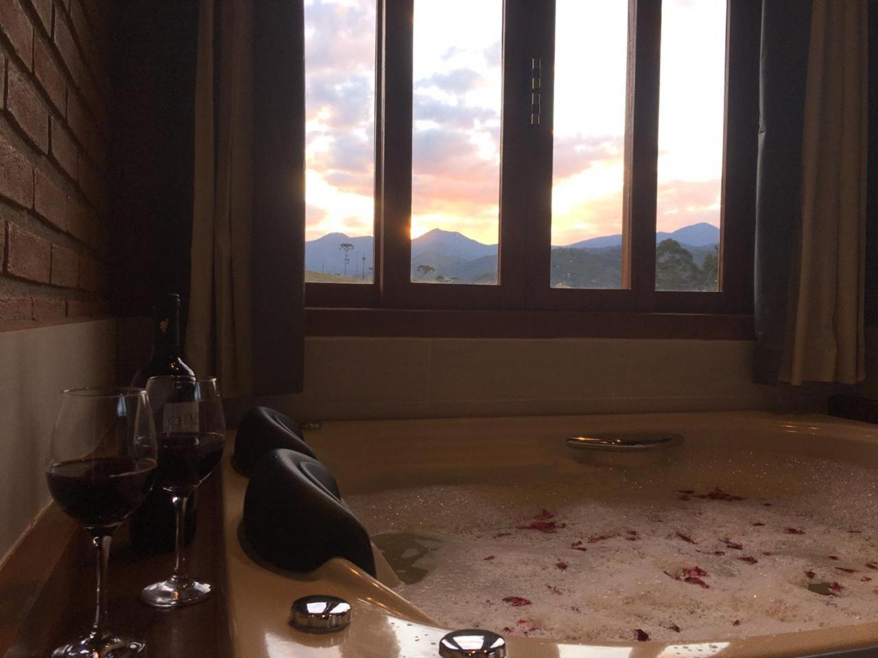Deluxe Suite with Spa Bath - Photo 40