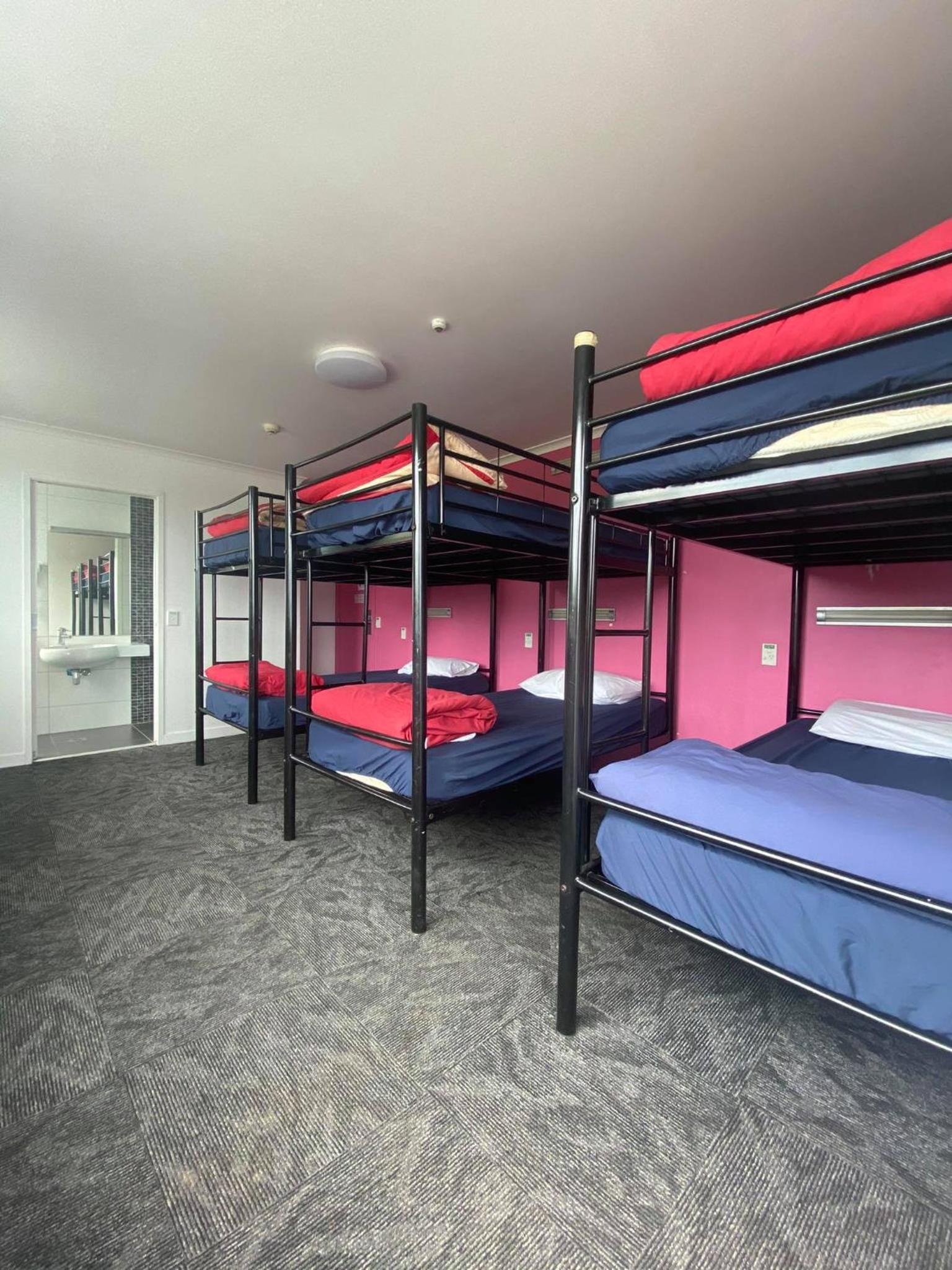 Single Bed in Female Dormitory Room - Sanctuary - No Children photo 3