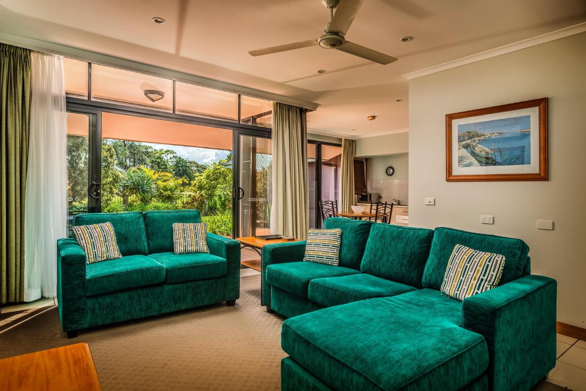 Two-Bedroom Apartment with Balcony photo 3