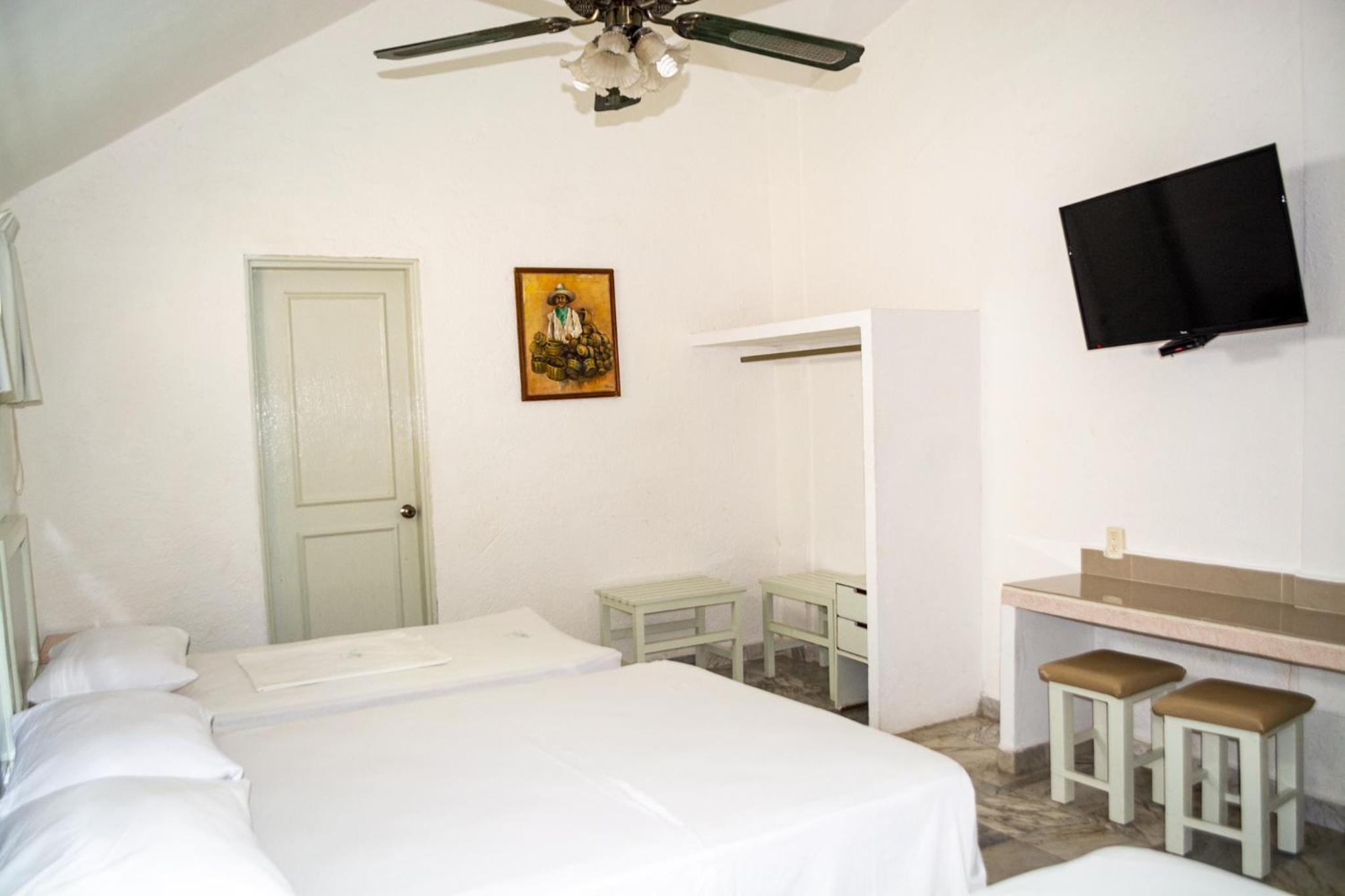 Standard Family Room - Photo 2