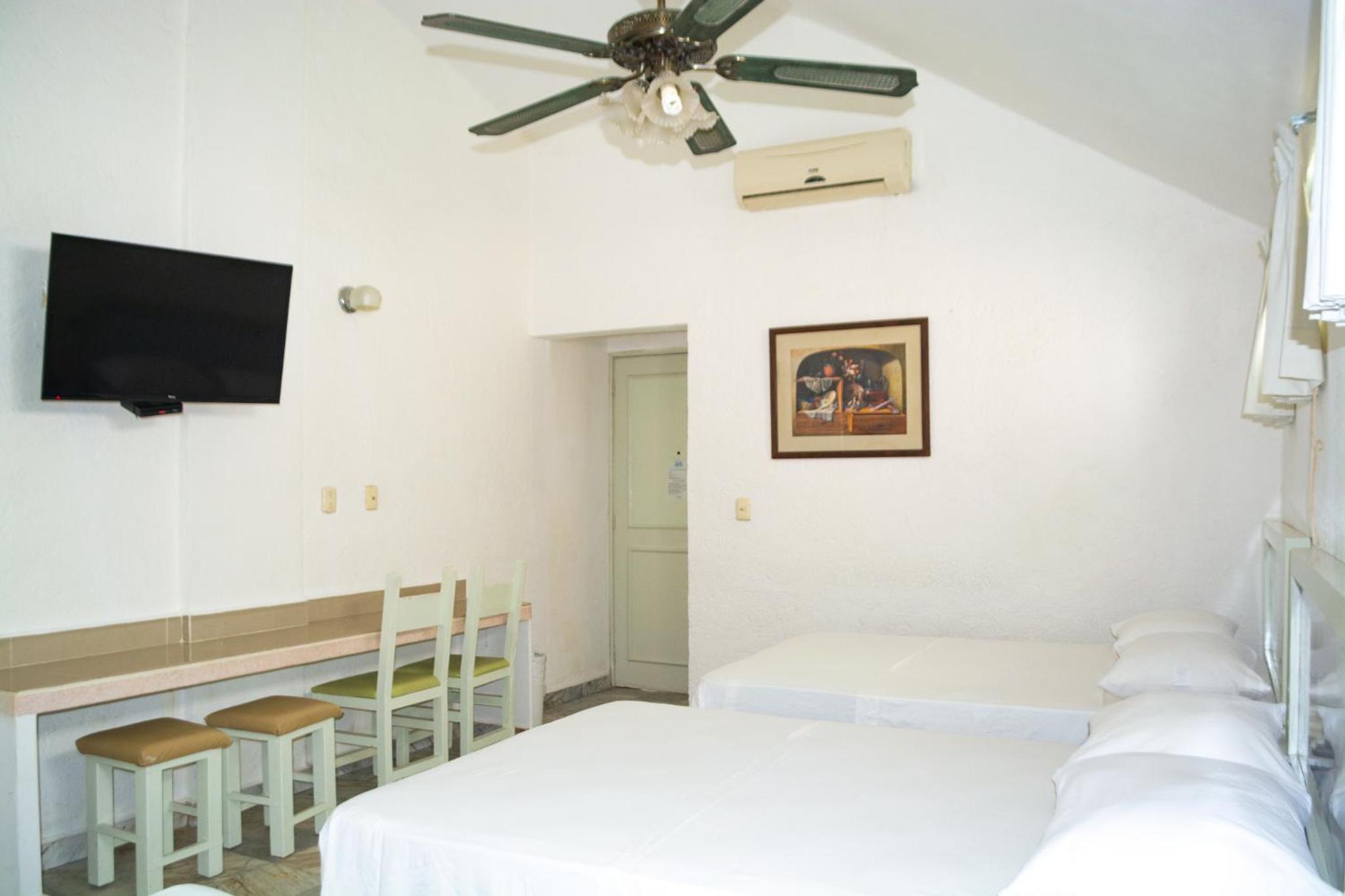 Standard Family Room - Photo 5
