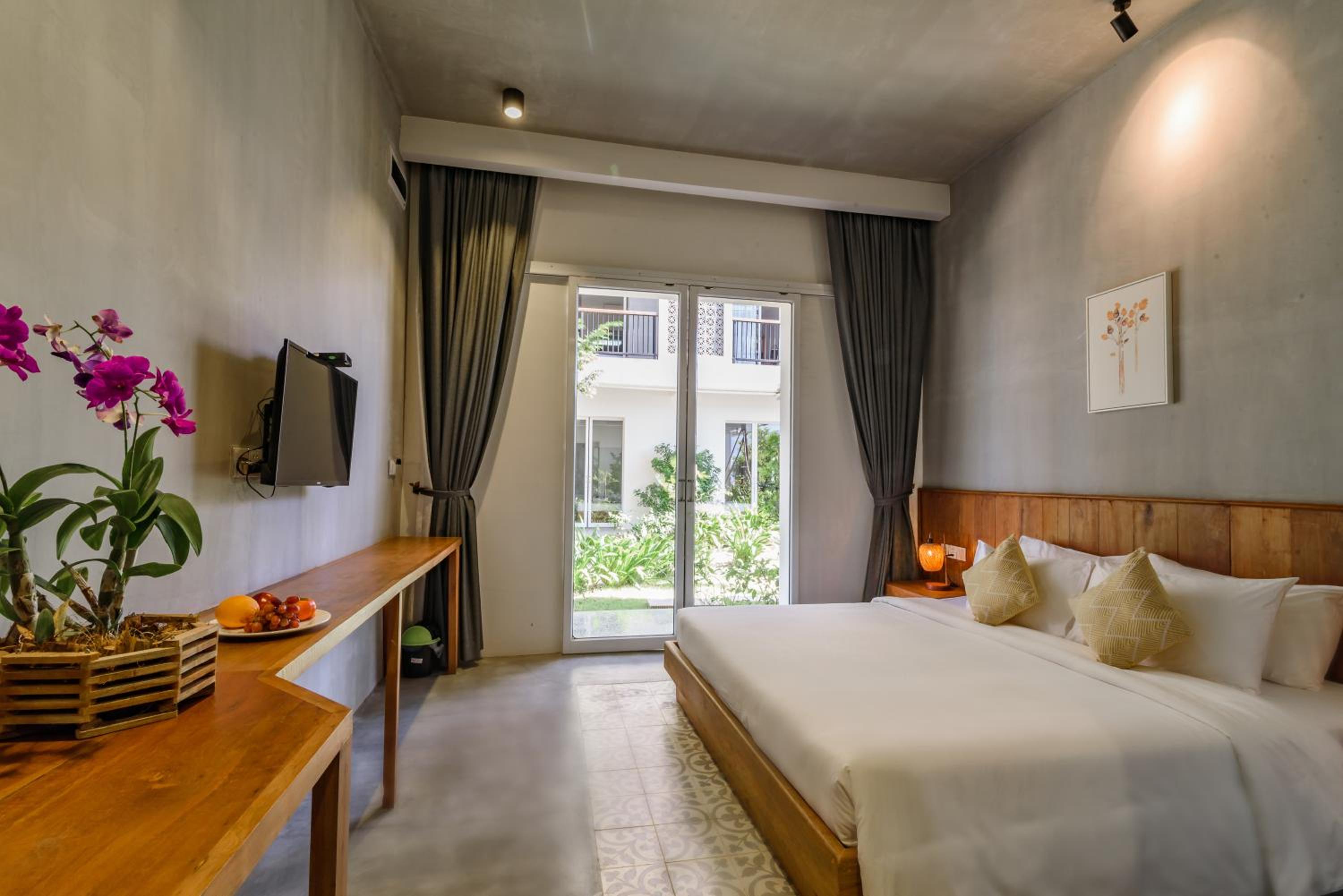 Double Room with Garden View - Photo 1