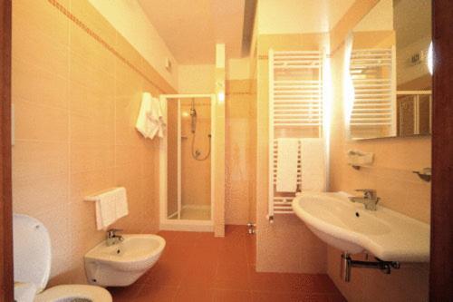 Double Room - Photo 5