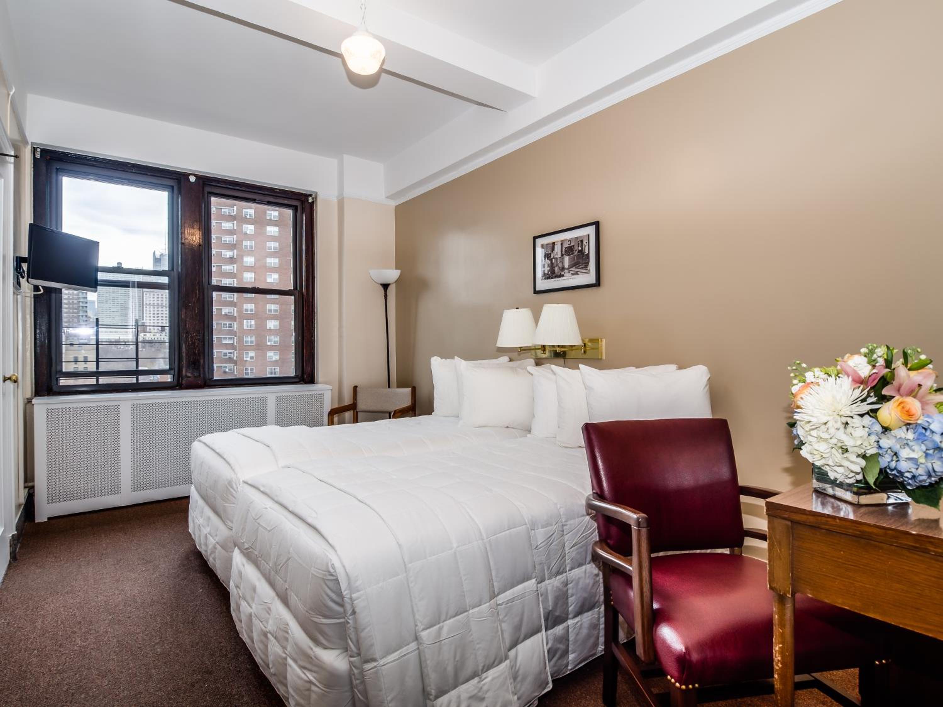 Double Room with Shared Bathroom photo 3