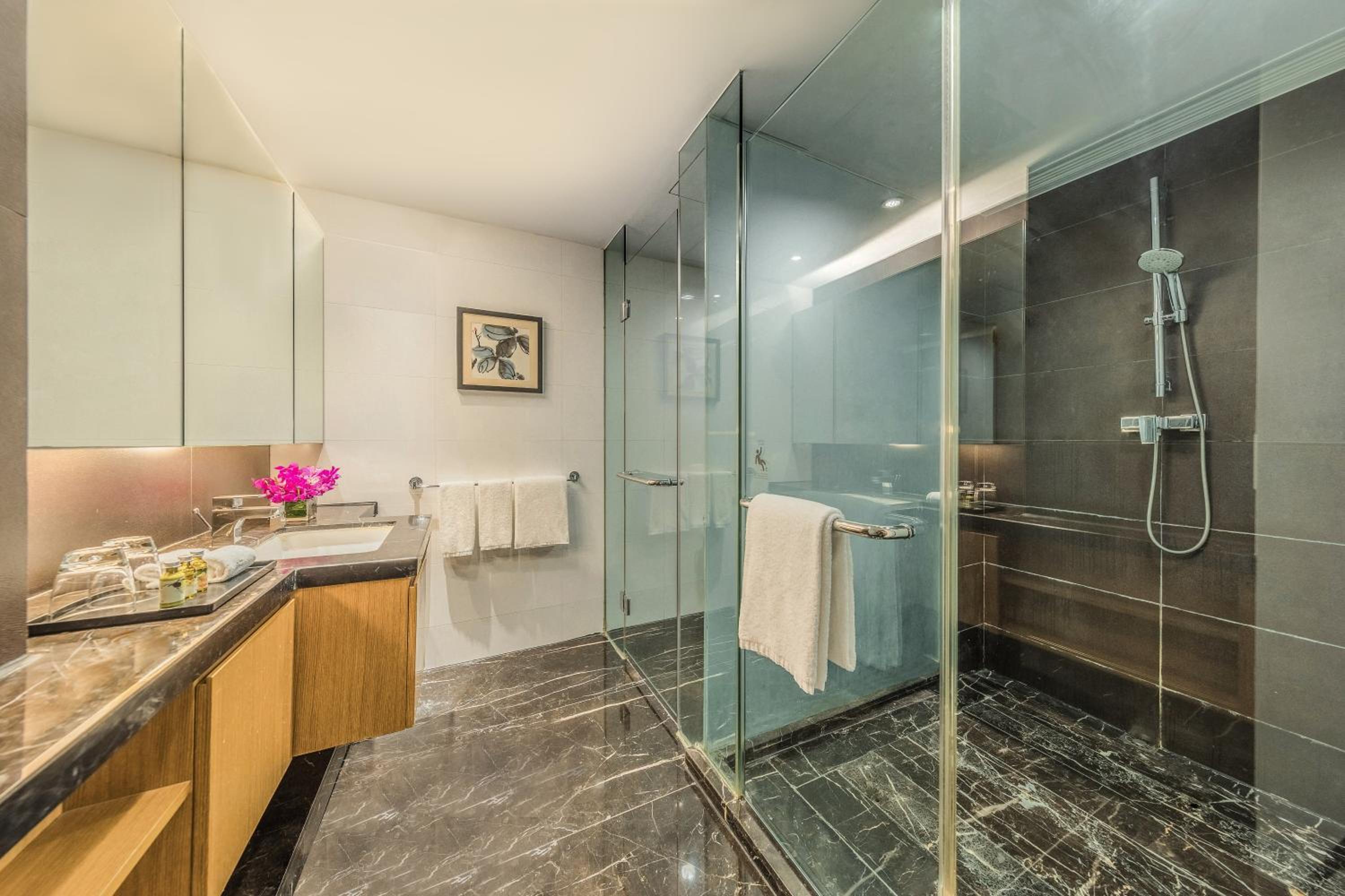 One-Bedroom Executive - Photo 10