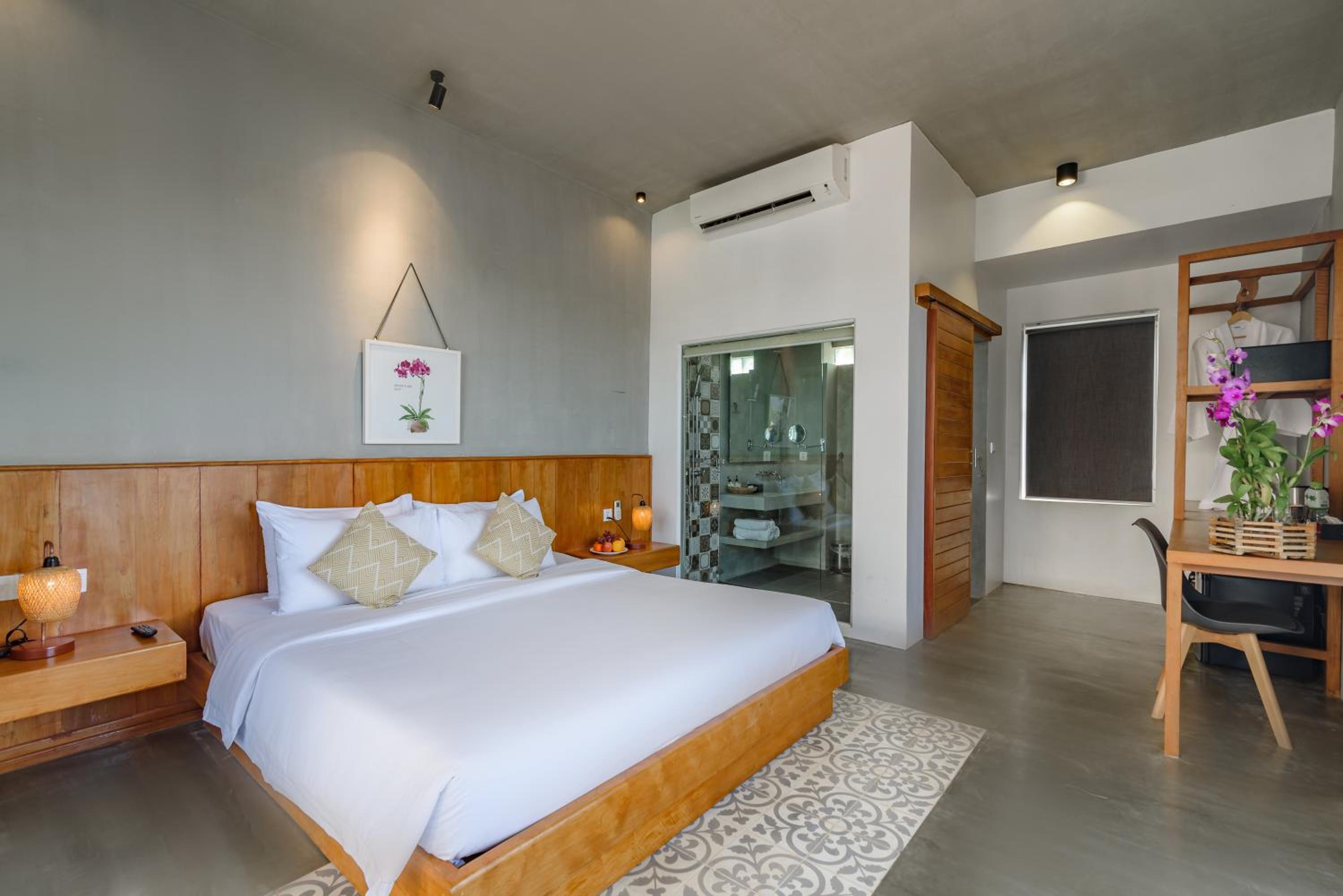 Deluxe Double Room with Sea View - Photo 3