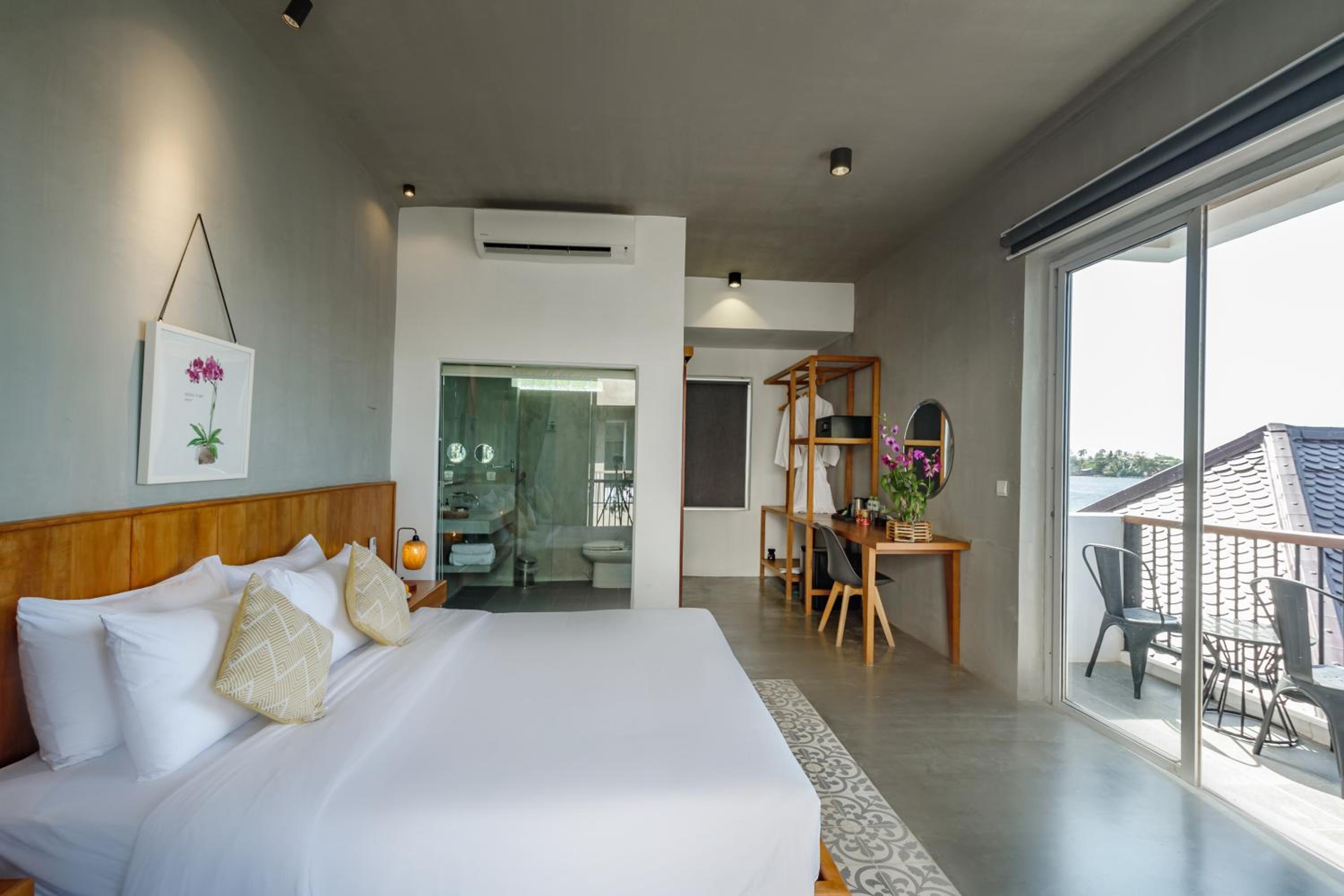Deluxe Double Room with Sea View - Photo 1