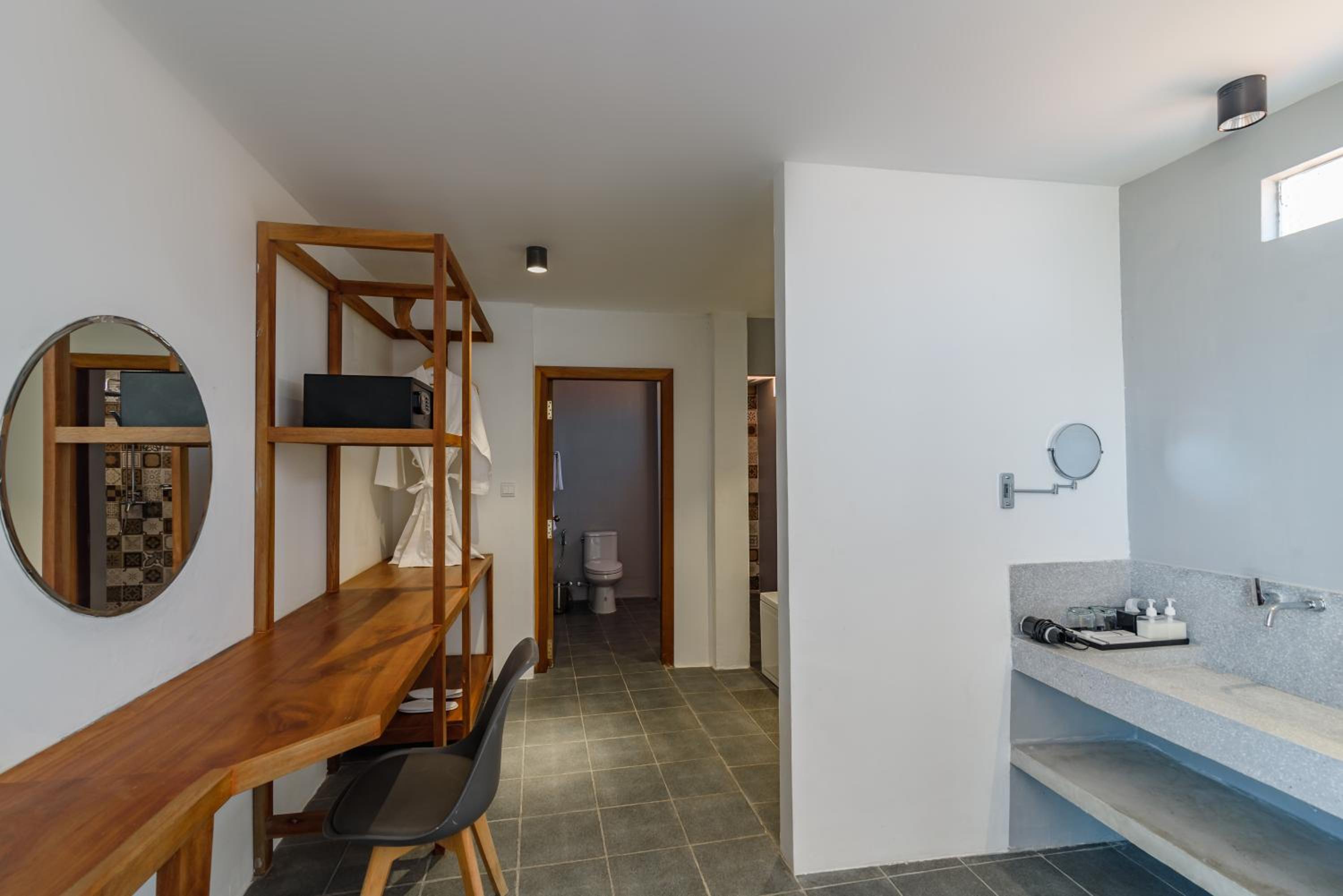 Junior Suite with Mountain View - Photo 7