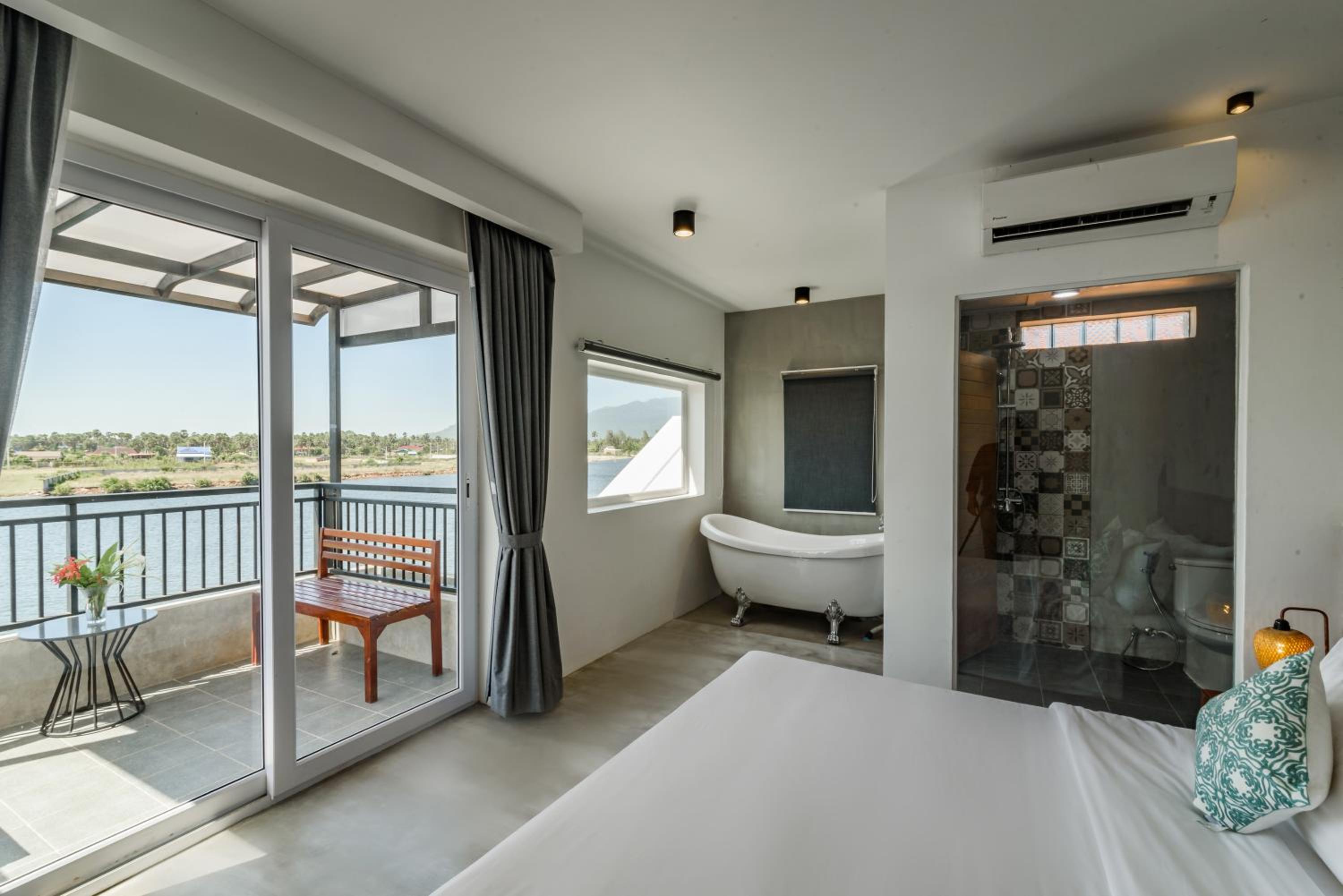 Family Room with Sea View - Photo 1