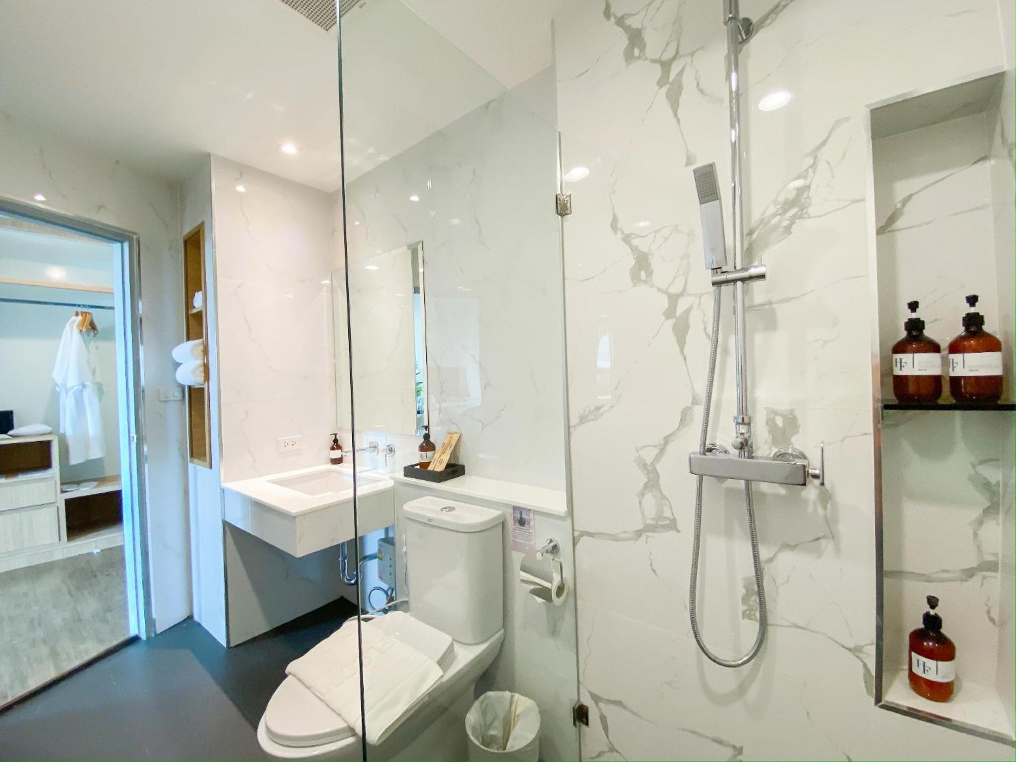 Deluxe Double or Twin Room - Photo 4