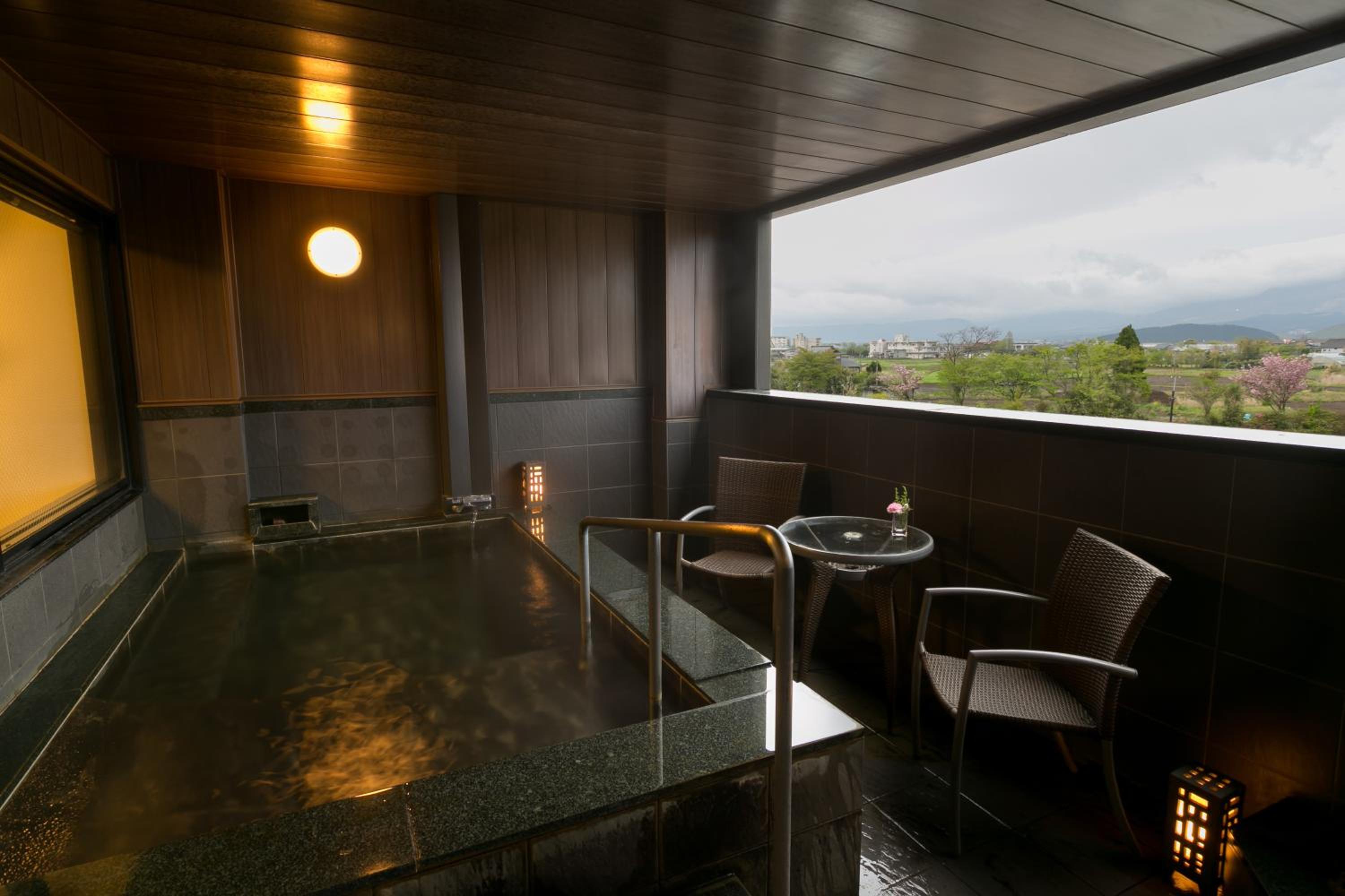 Family Room with Open-Air Bath and Mountain View photo 2