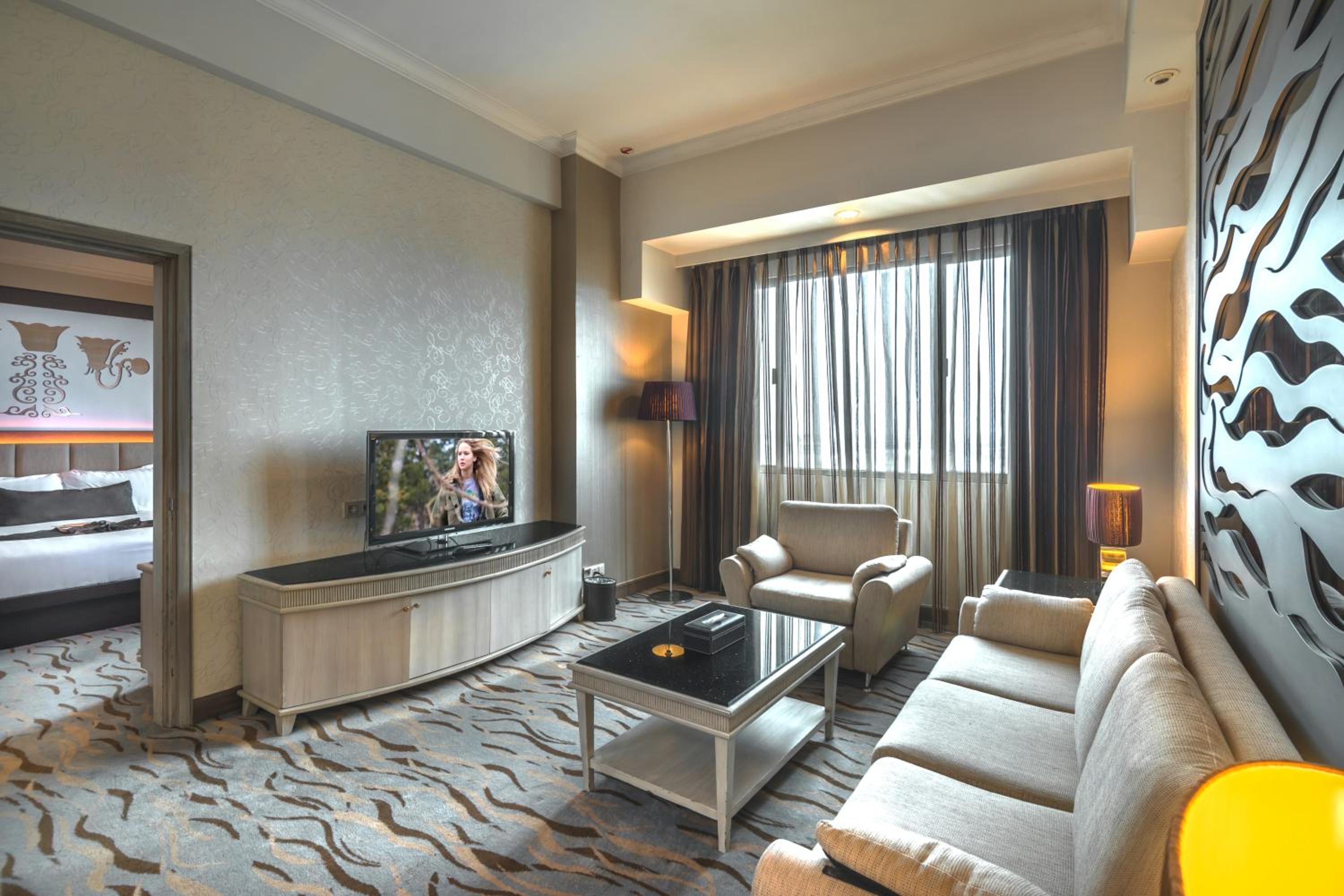 Deluxe Suite photo 2