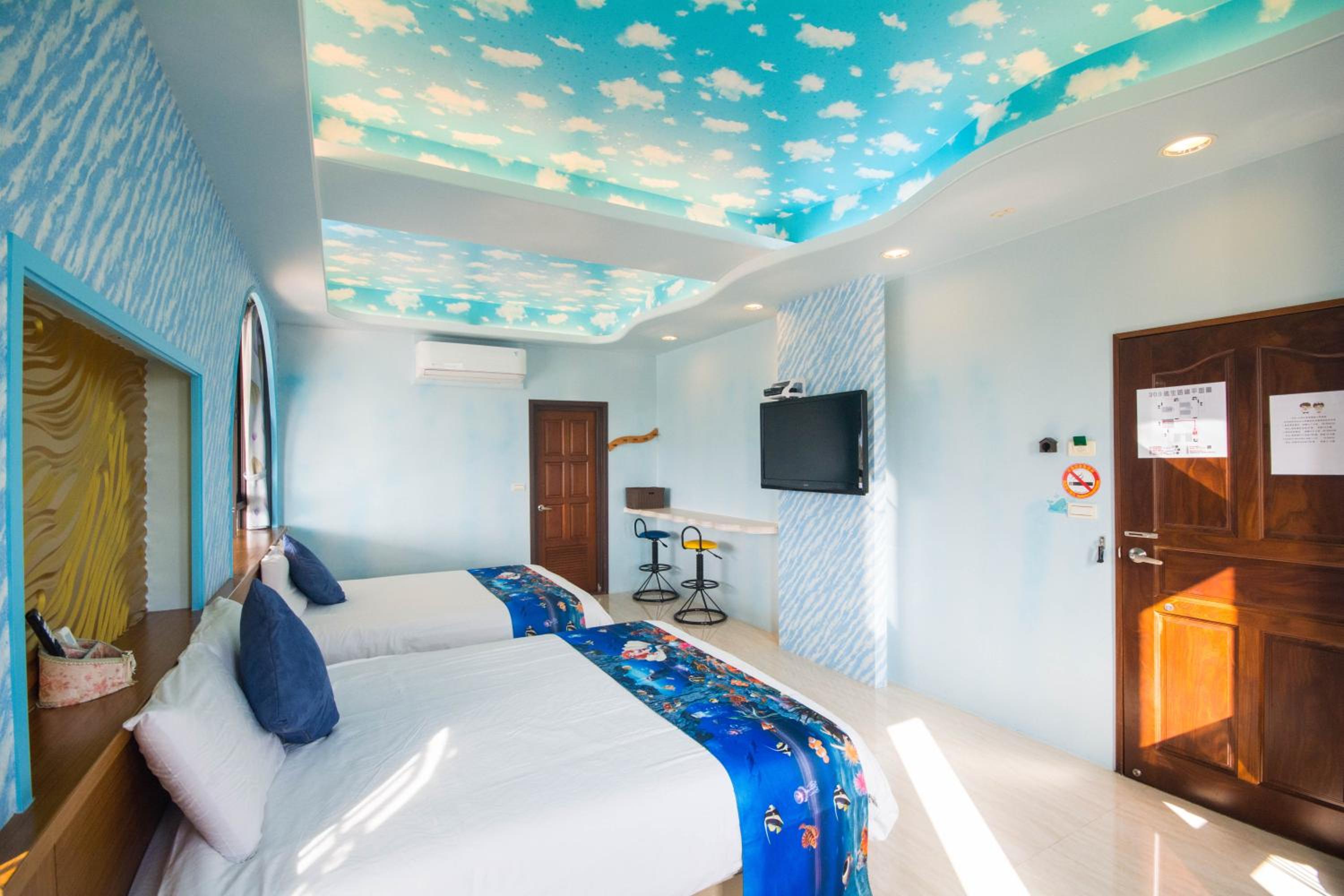 Quadruple Room with Balcony photo 3