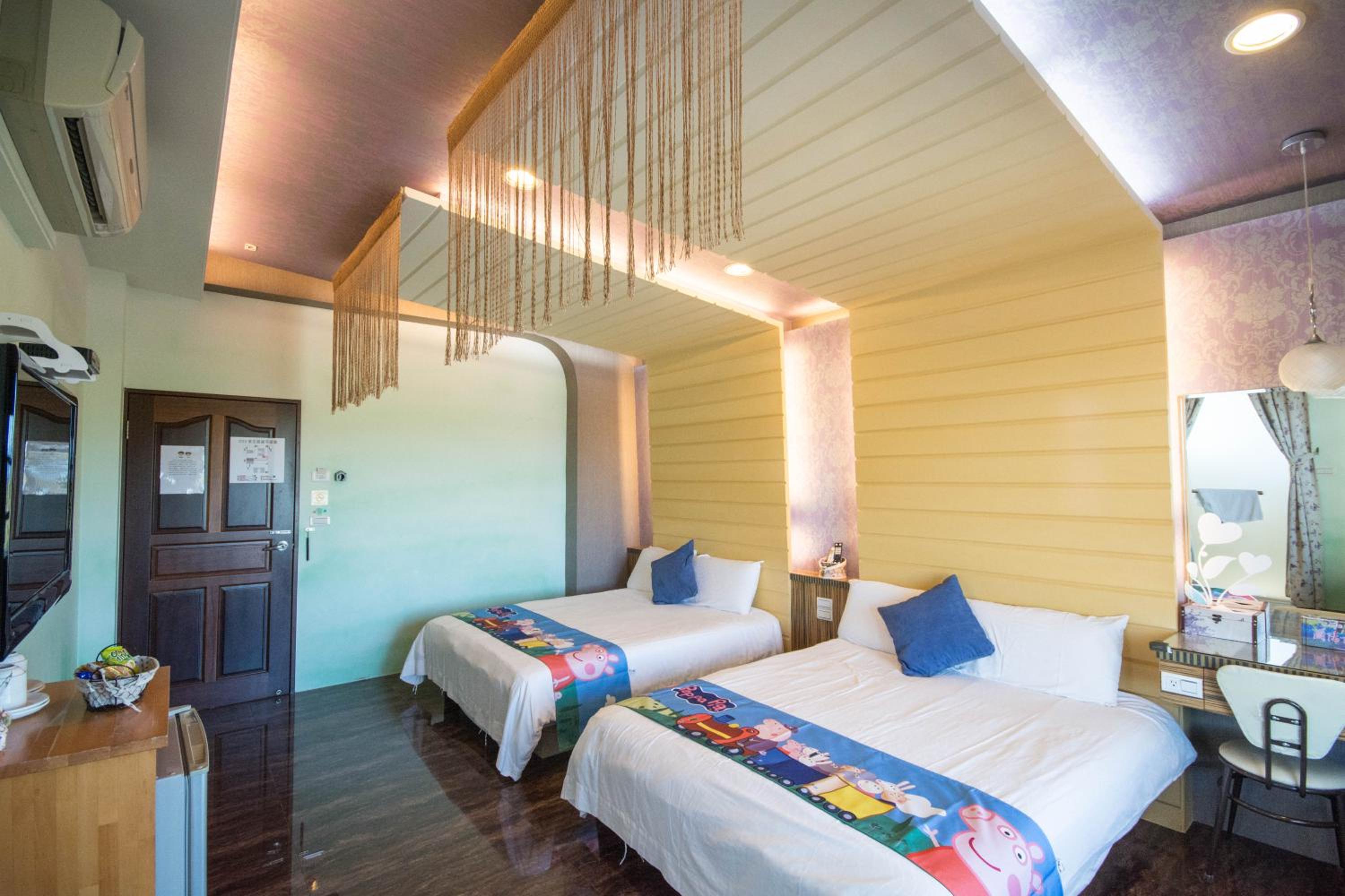 Quadruple Room with Balcony photo 2