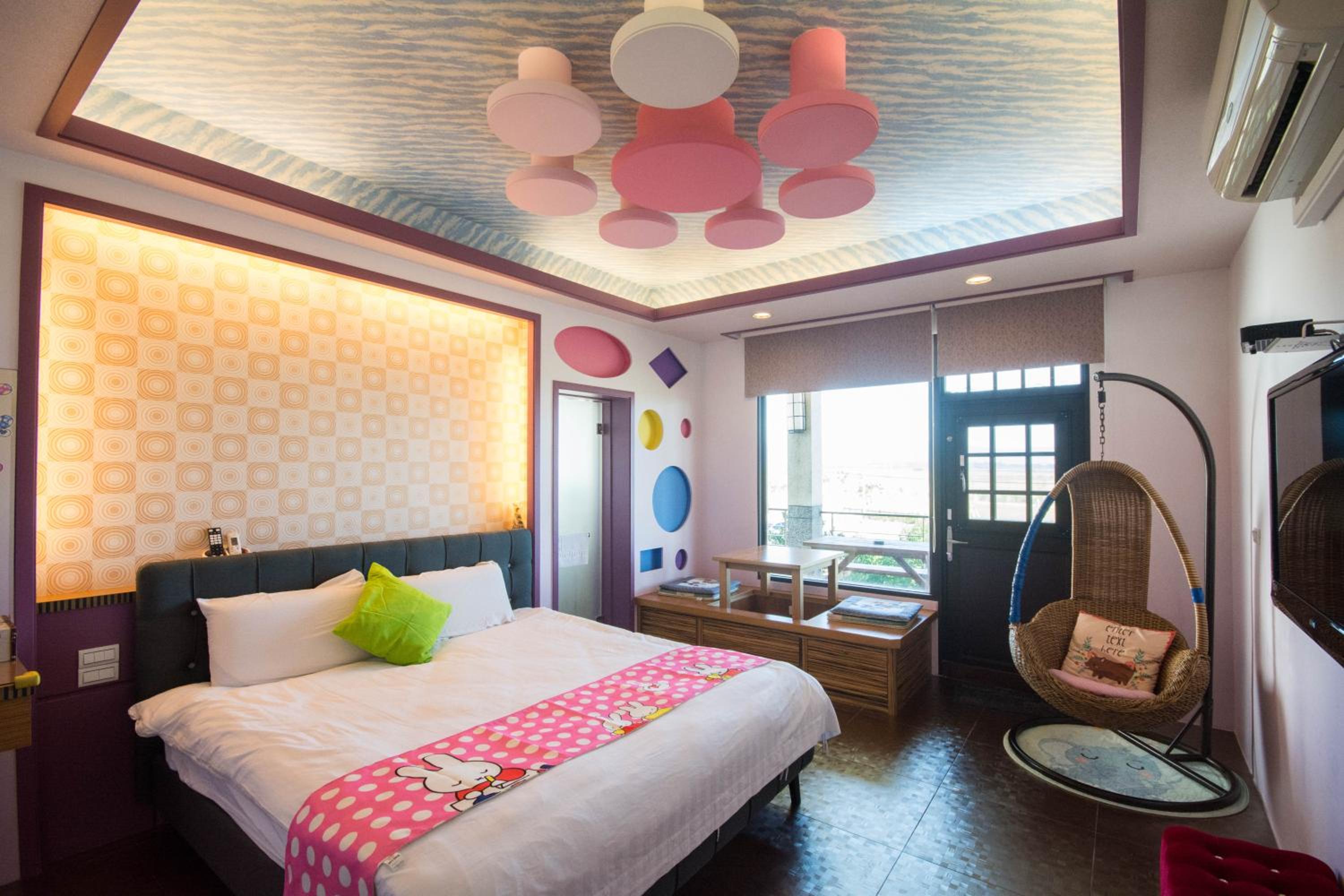 Queen Room with Balcony photo 3
