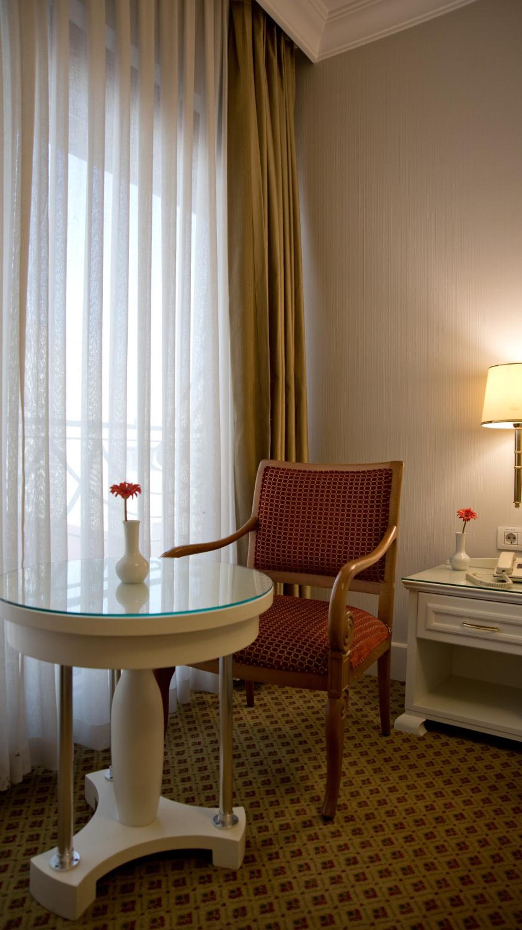 Standard Double or Twin Room photo 3