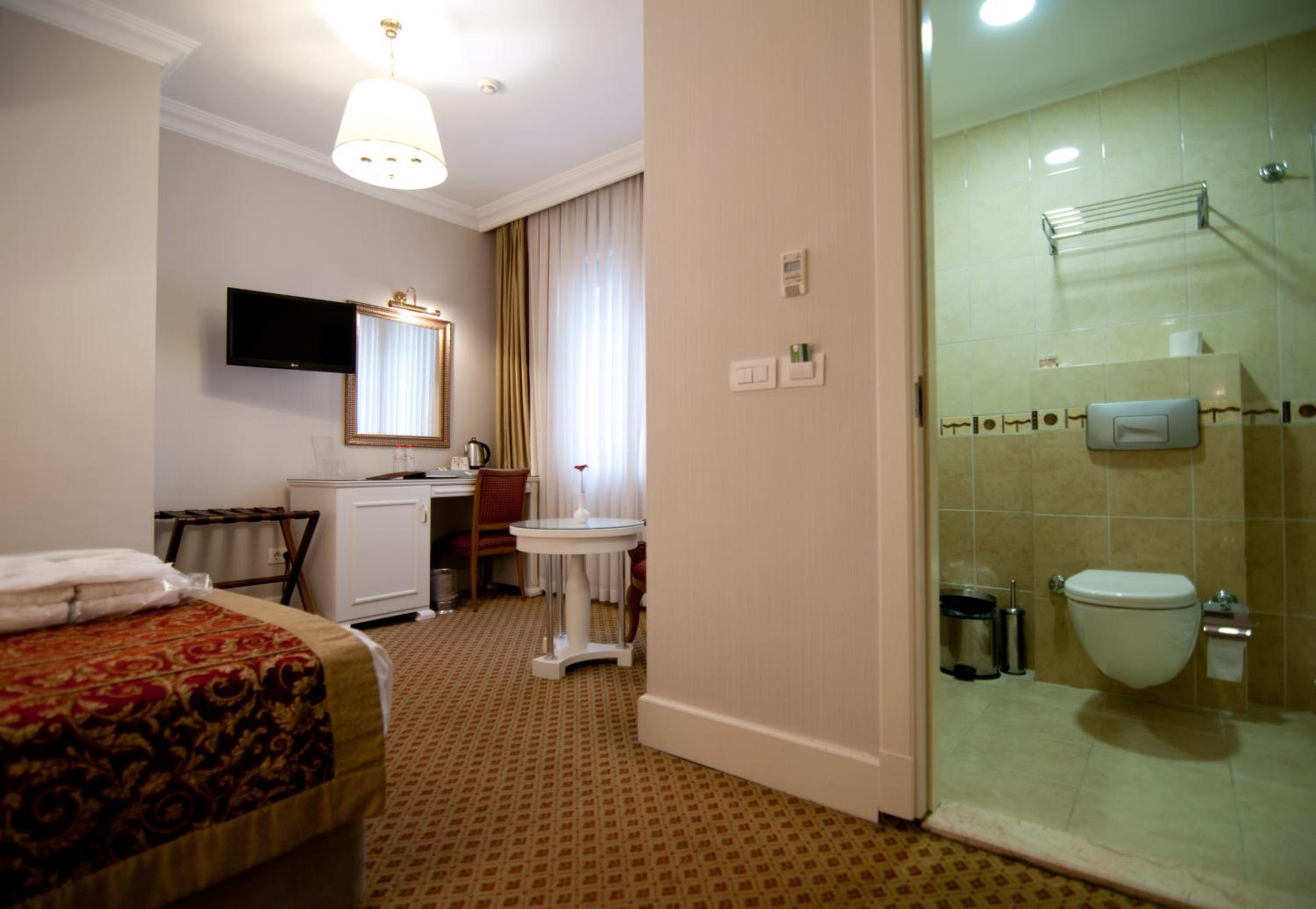 Special Offer - Economy Double or Twin Room photo 2