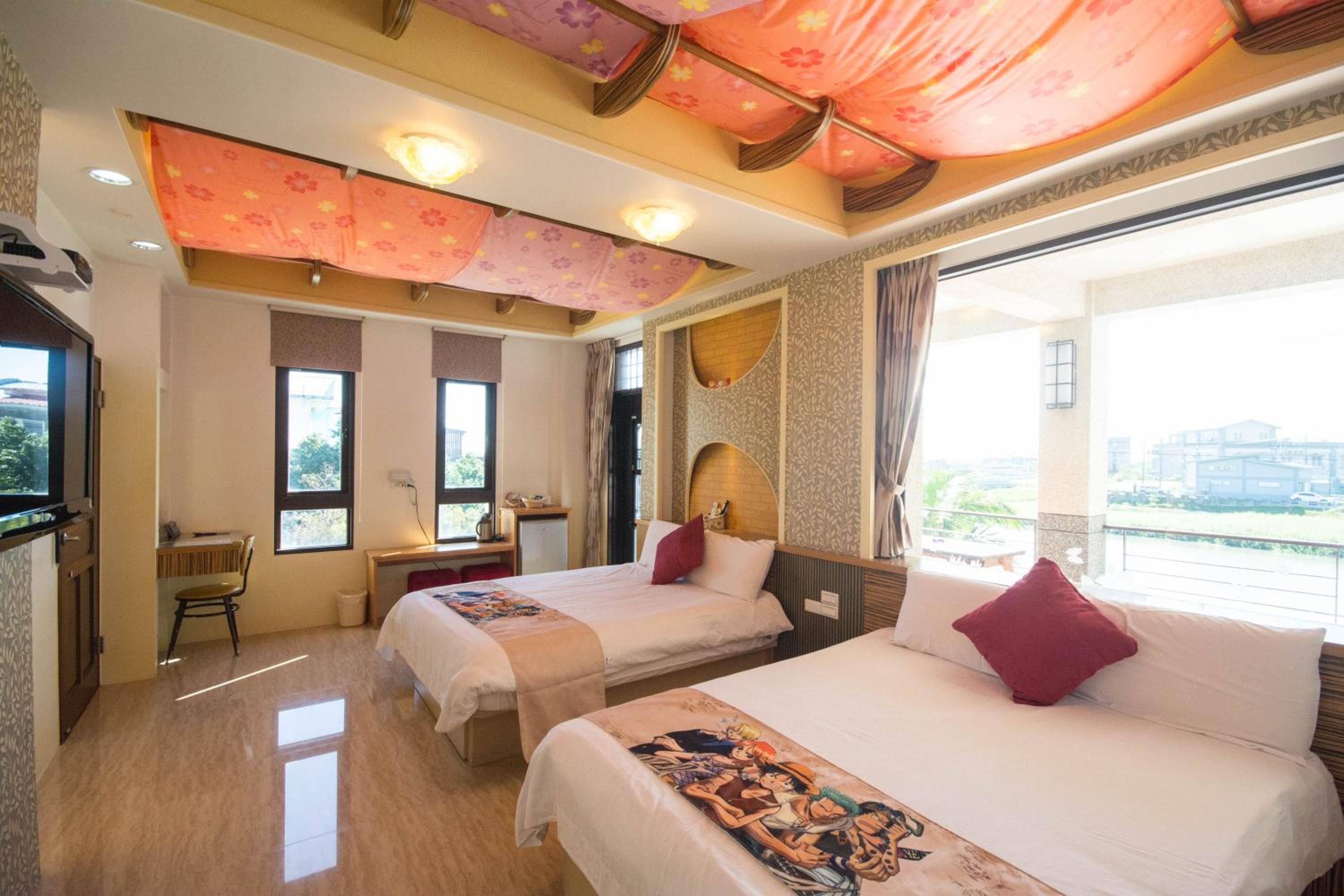 Quadruple Room with Balcony photo 3