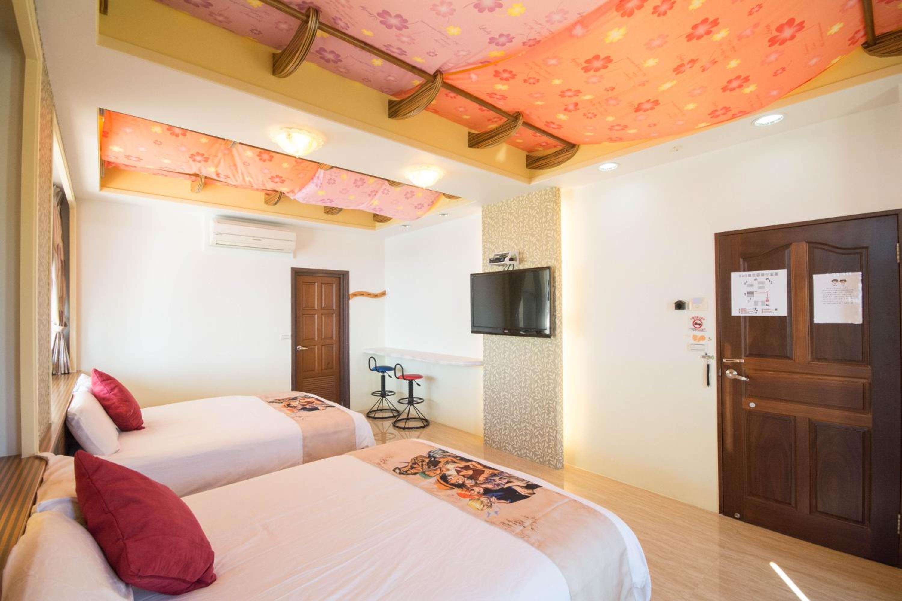 Quadruple Room with Balcony photo 1