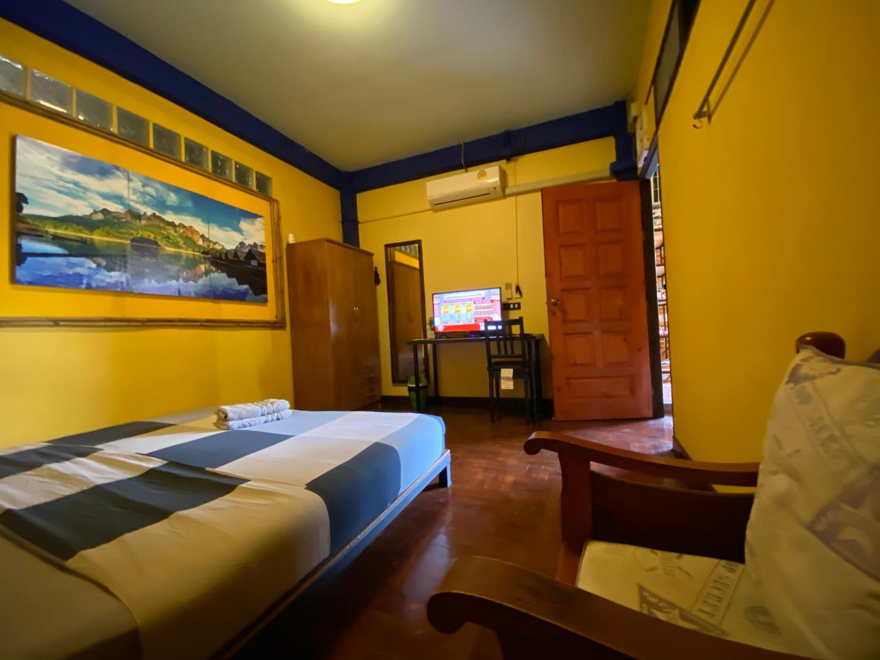 Standard Double Room with Shared Bathroom photo 1