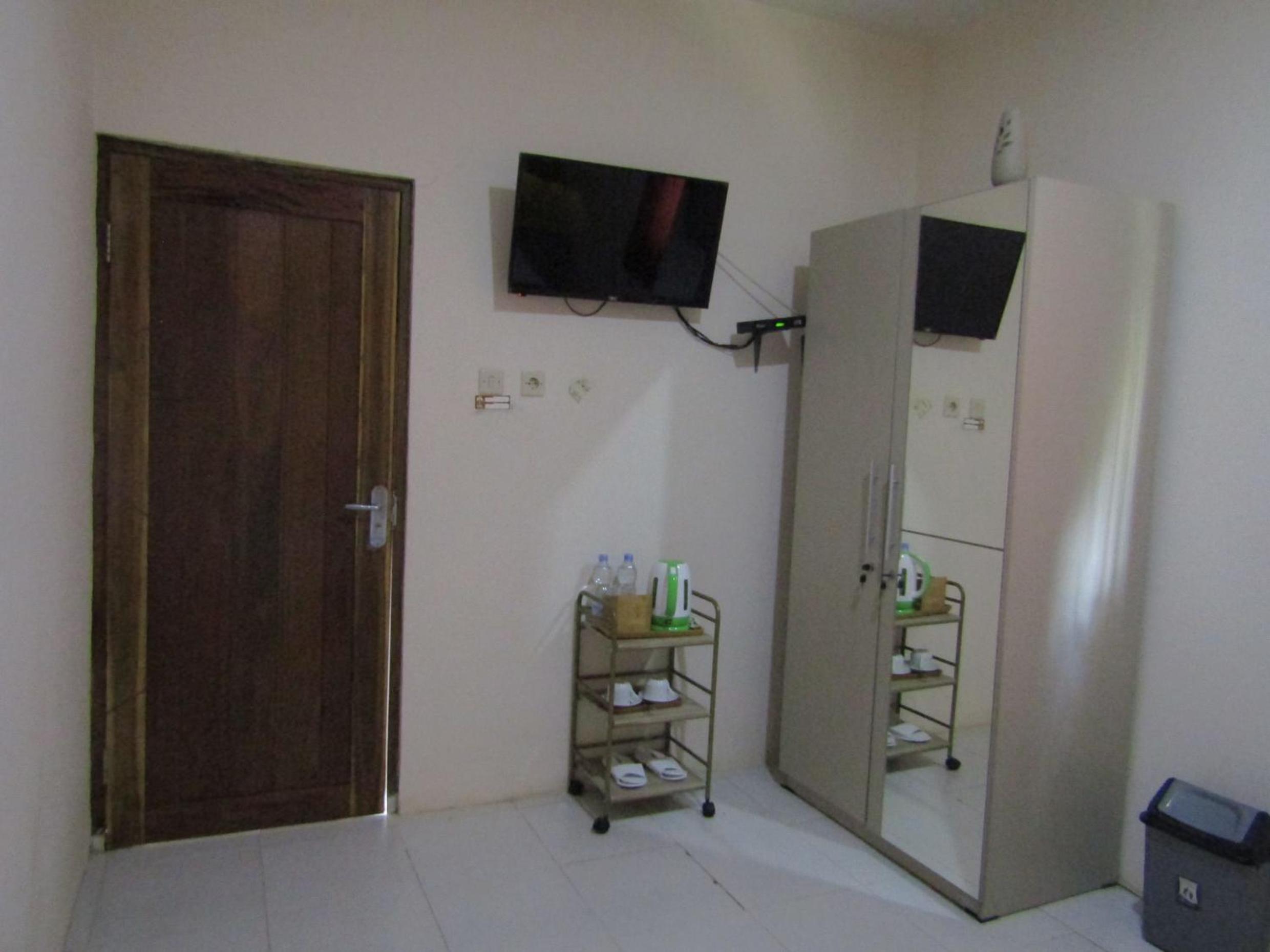 Villa - Photo 2