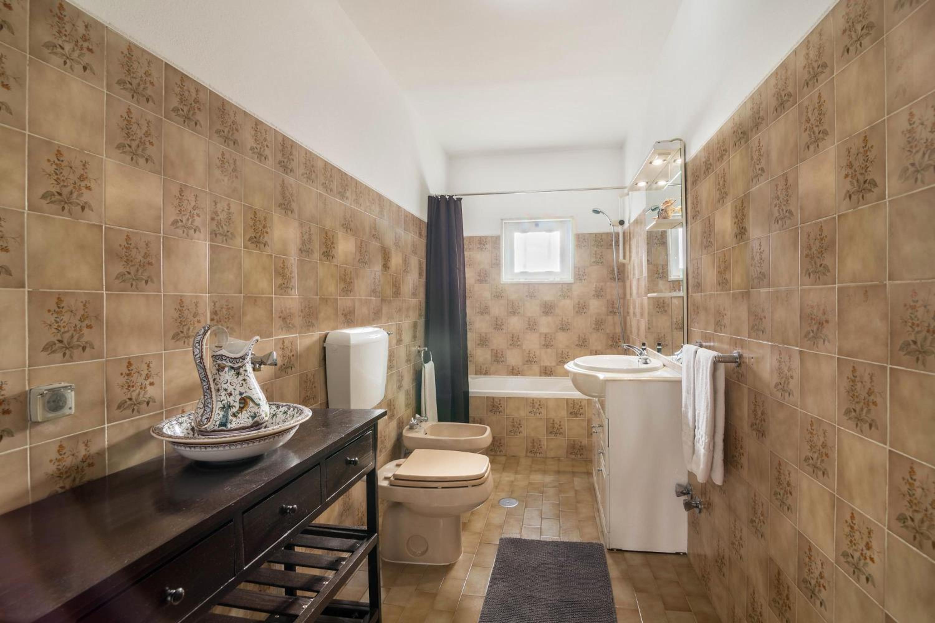Three-Bedroom Premium Apartment with Balcony photo 2