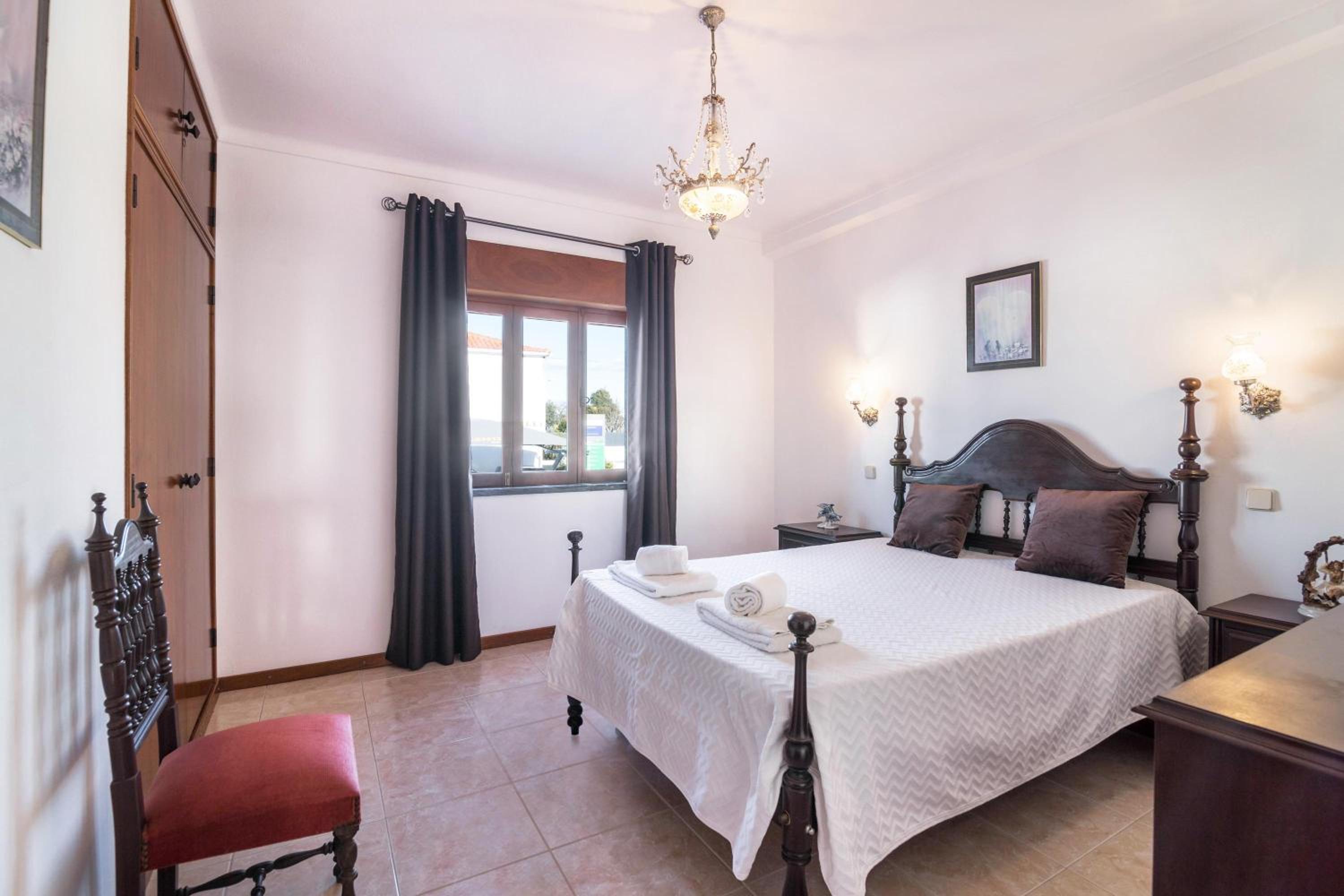 Three-Bedroom Premium Apartment with Balcony photo 3