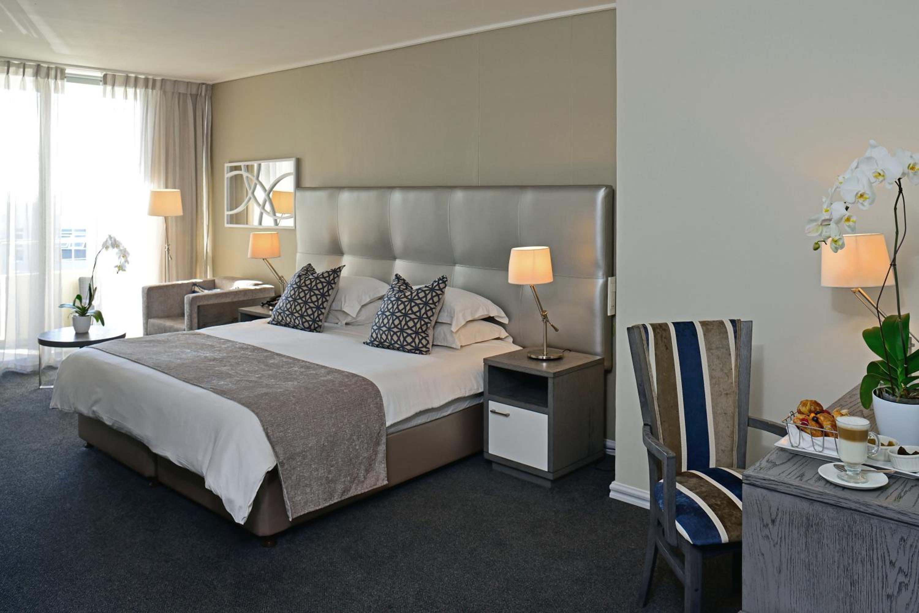 Partial Table Mountain View King or Twin Room  - Photo 4