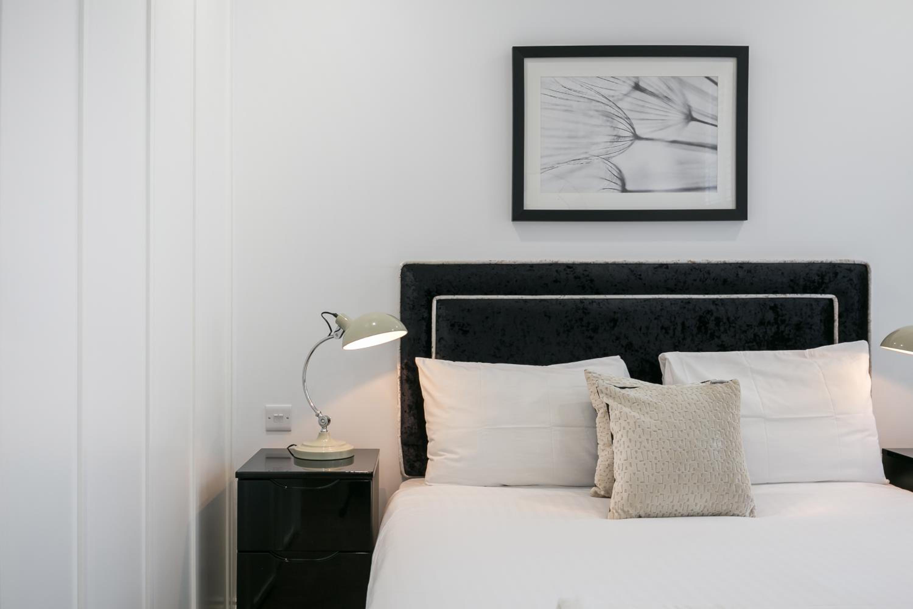 Superior One-Bedroom Apartment photo 3