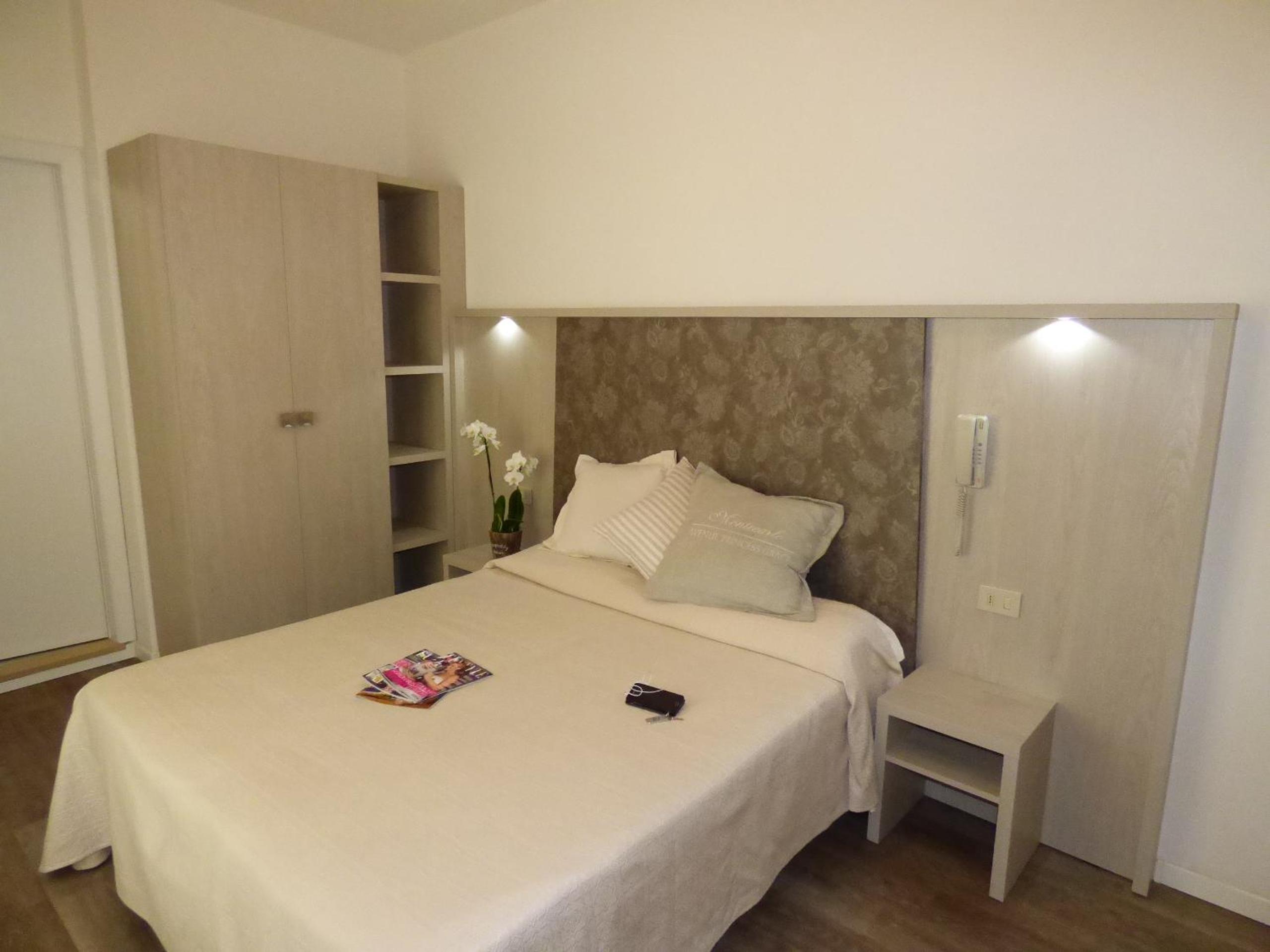 Standard Double Room - Photo 5
