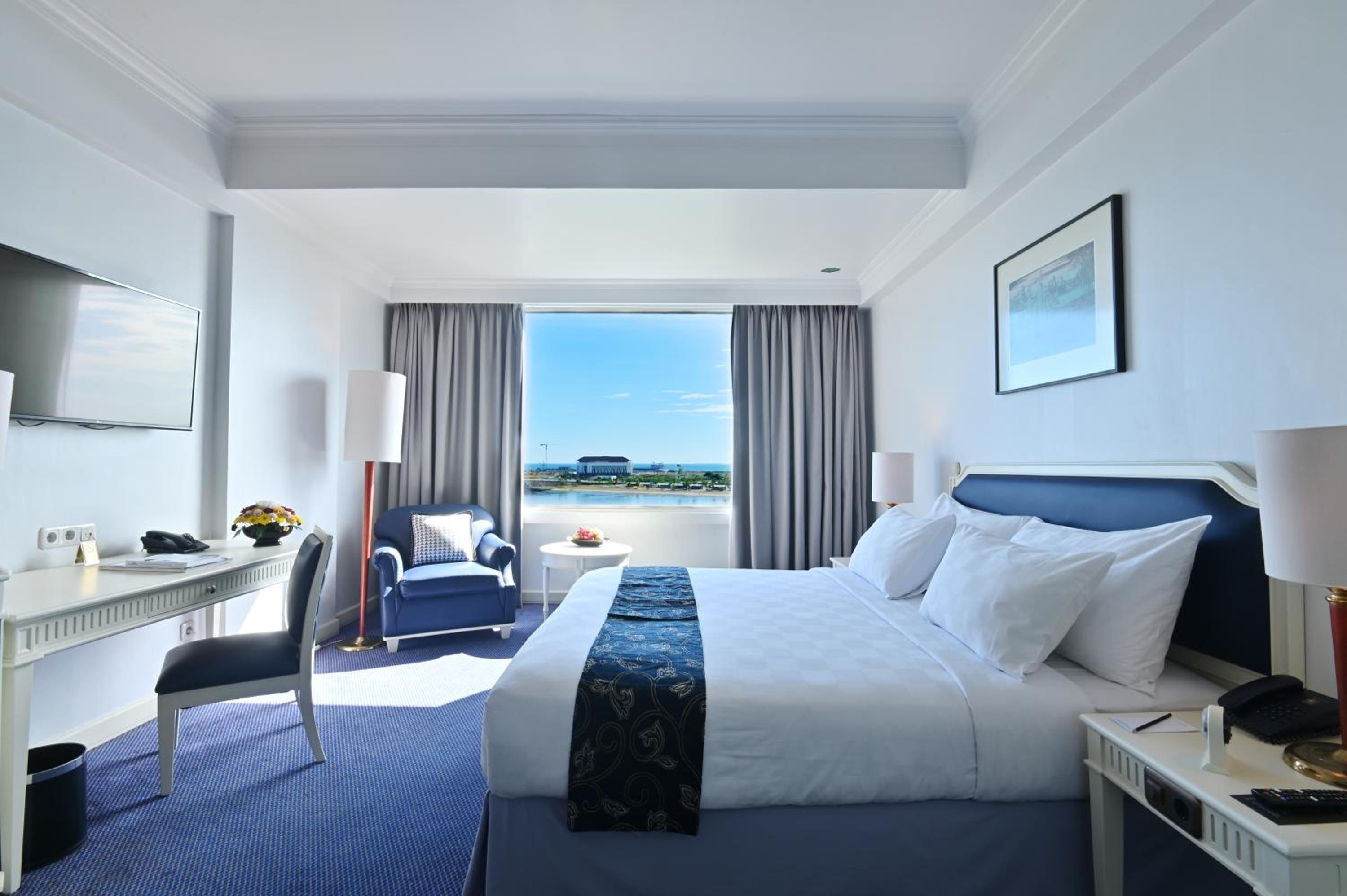 Deluxe Double or Twin Room with Sea View - Photo 5