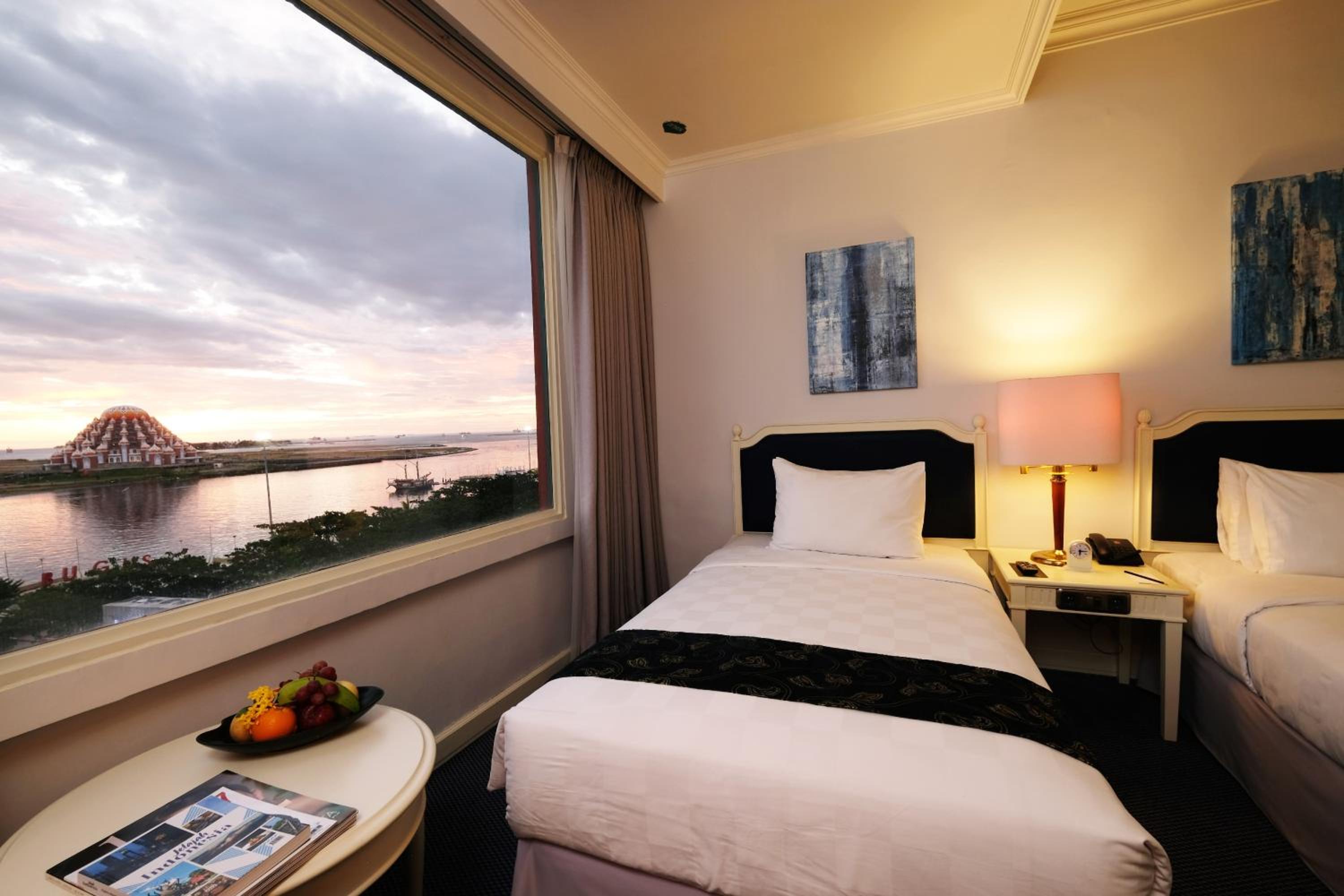 Deluxe Double or Twin Room with Sea View - Photo 4
