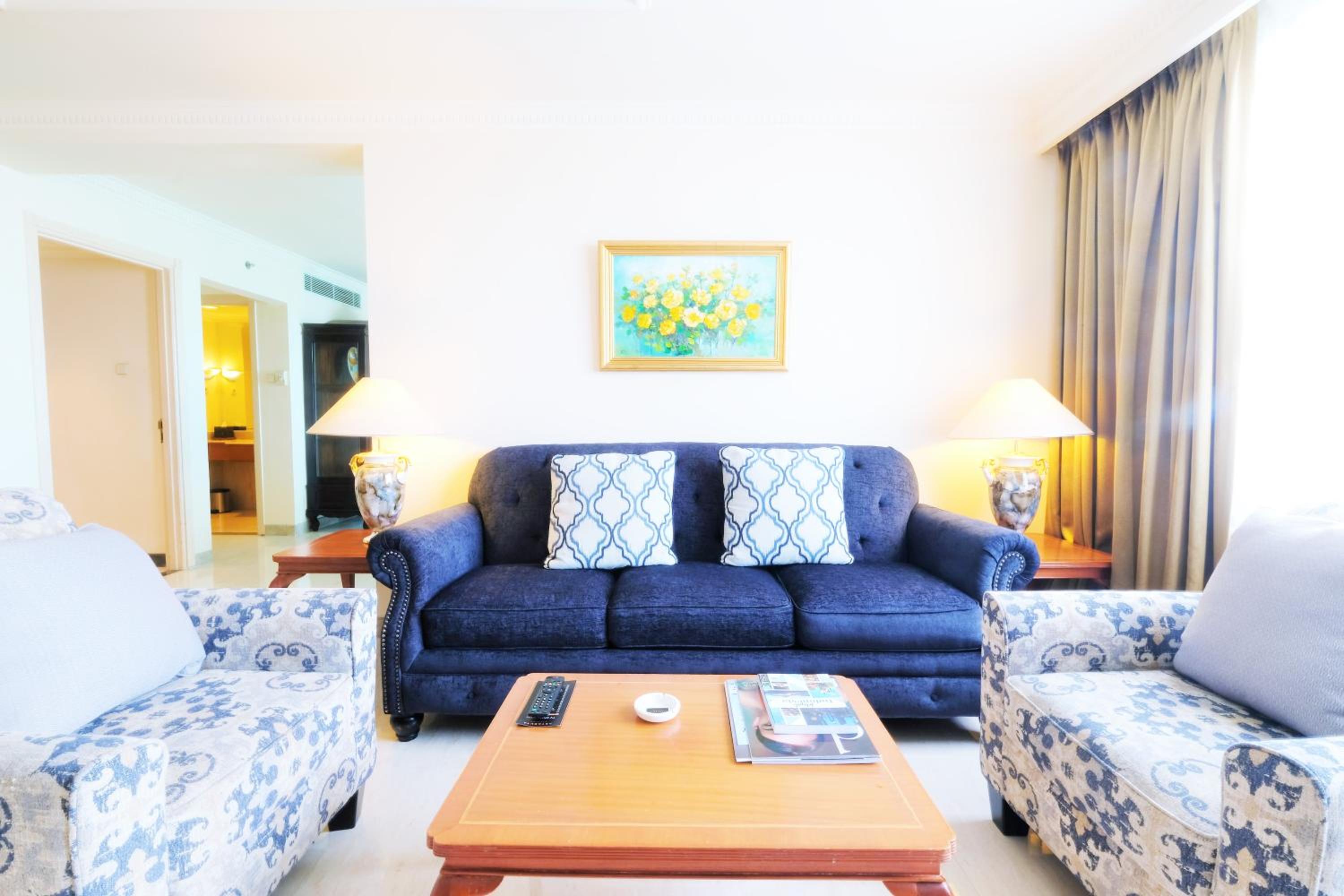 Aryaduta Suite Room - Photo 3