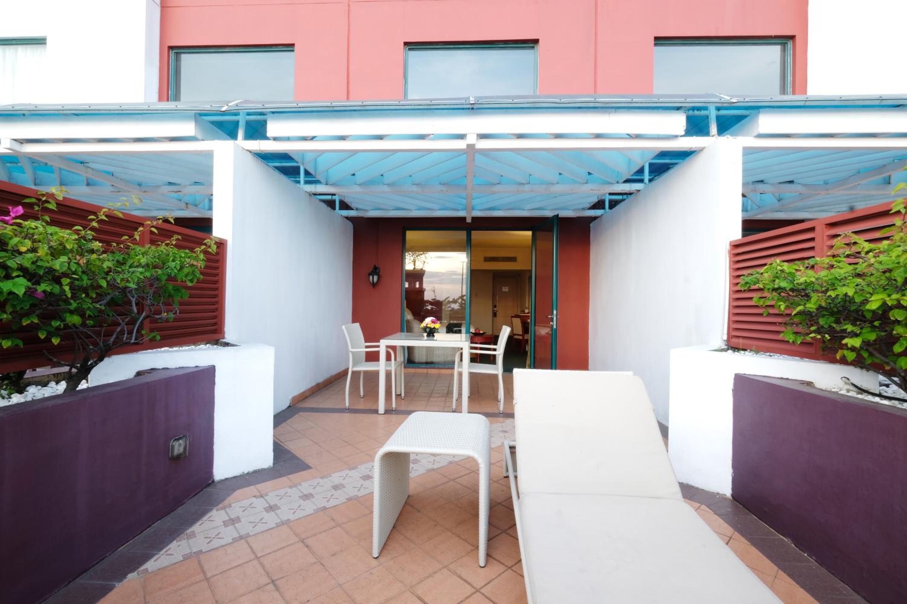 Terrace Room - Photo 2