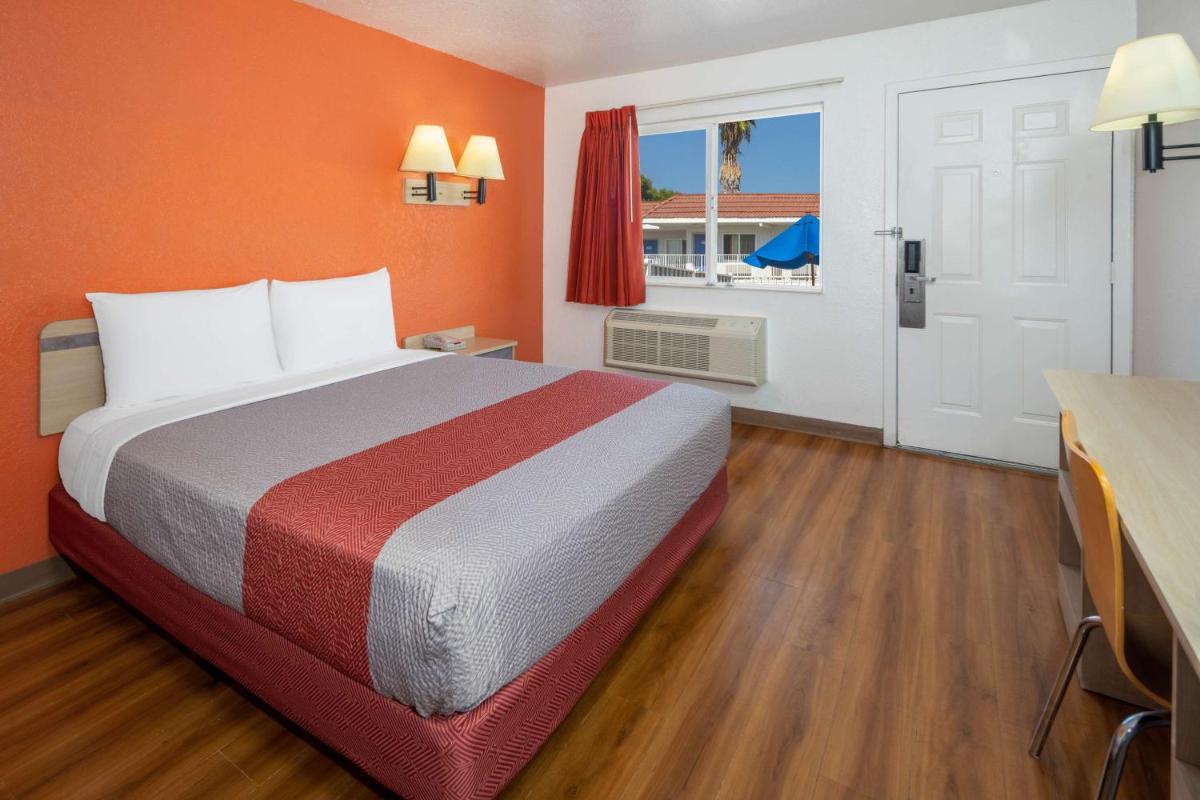 Motel 6-Sepulveda, CA - Los Angeles - Van Nuys - North Hills