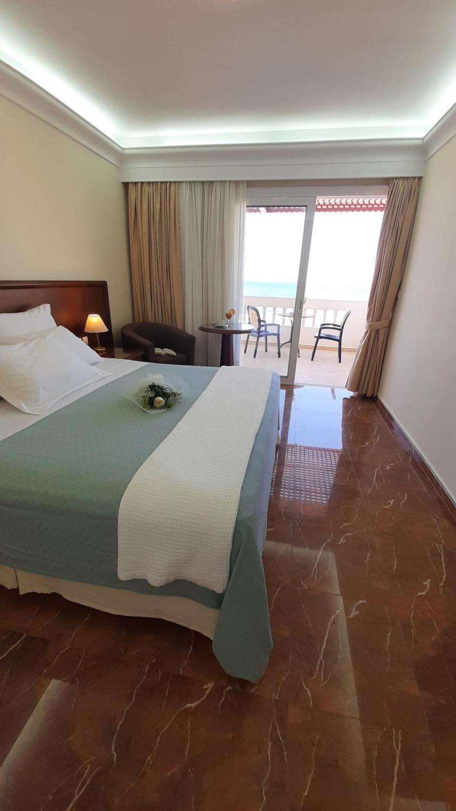 Superior Double  Room with Sea View - Photo 8