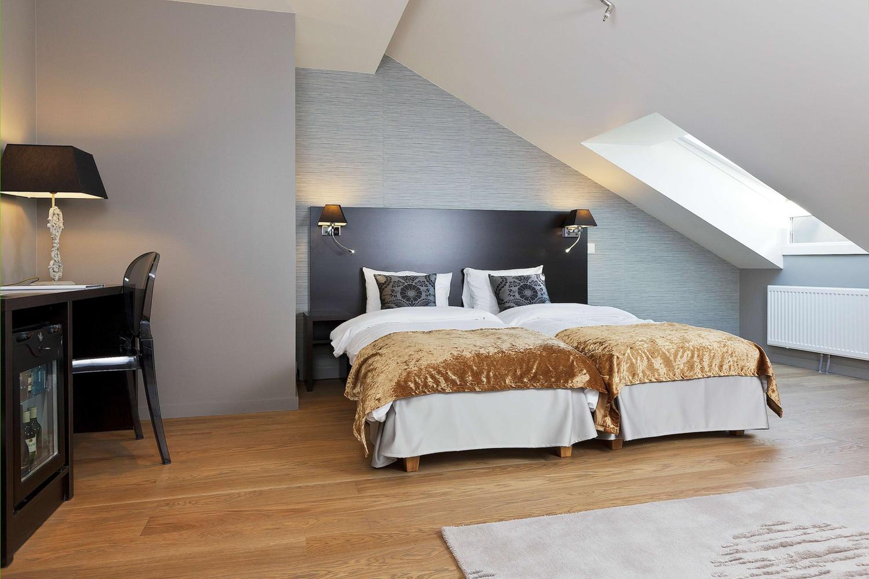 Standard Twin Room - Photo 9