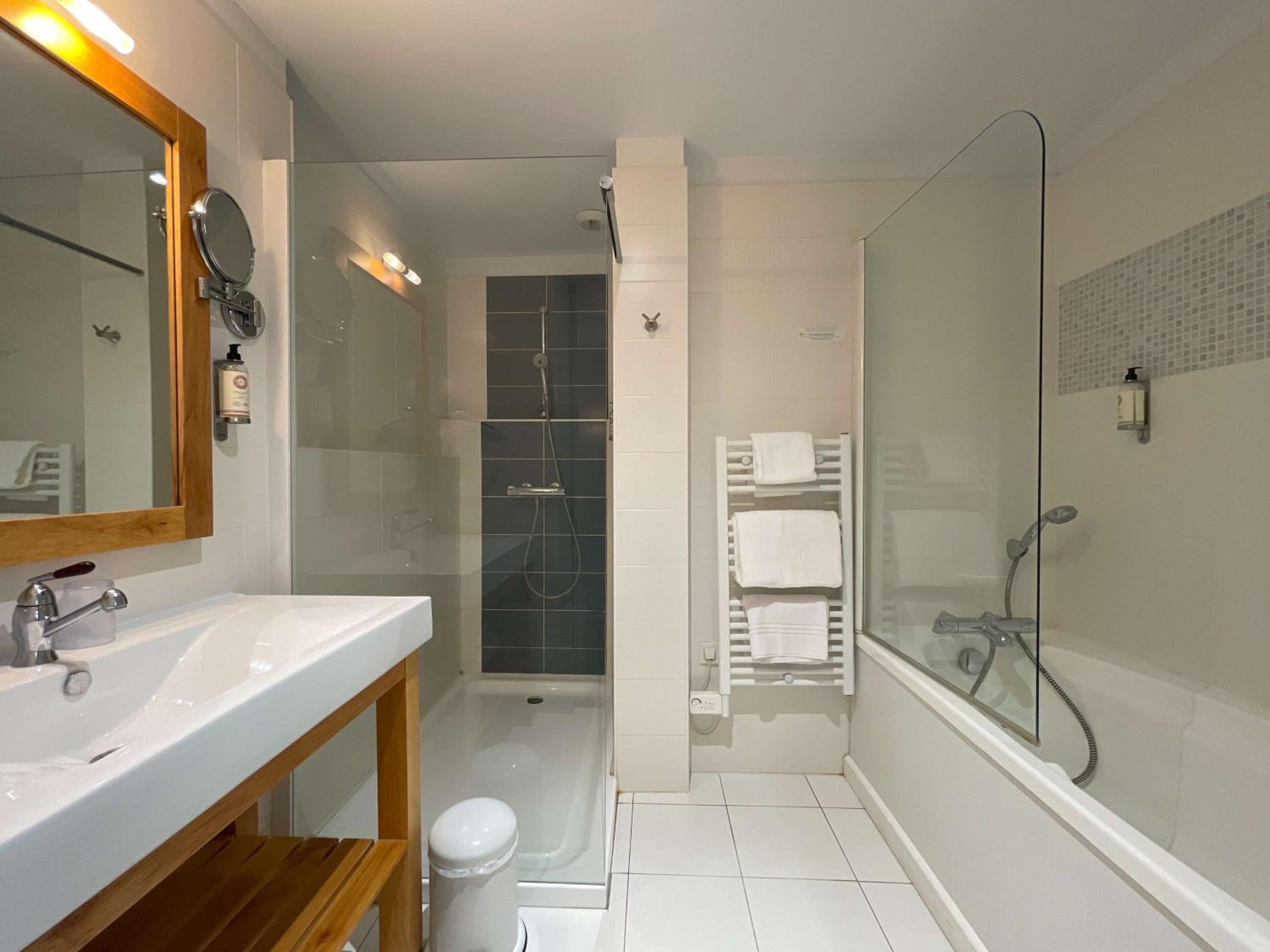 King Suite - Photo 2