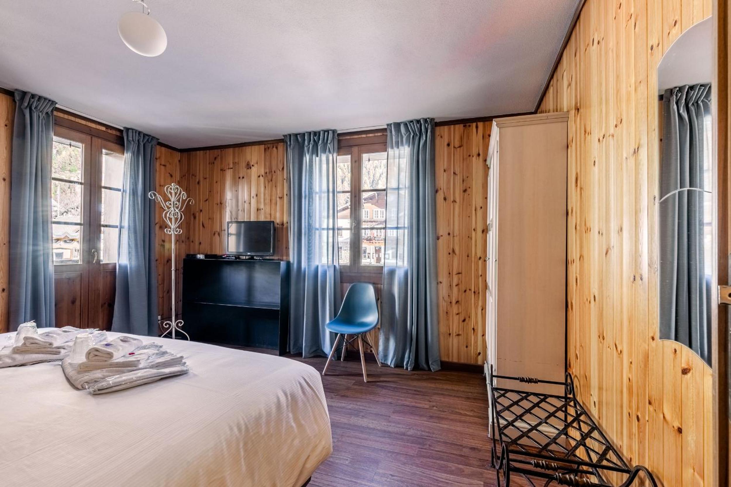 Superior Double Room with Mountain View
