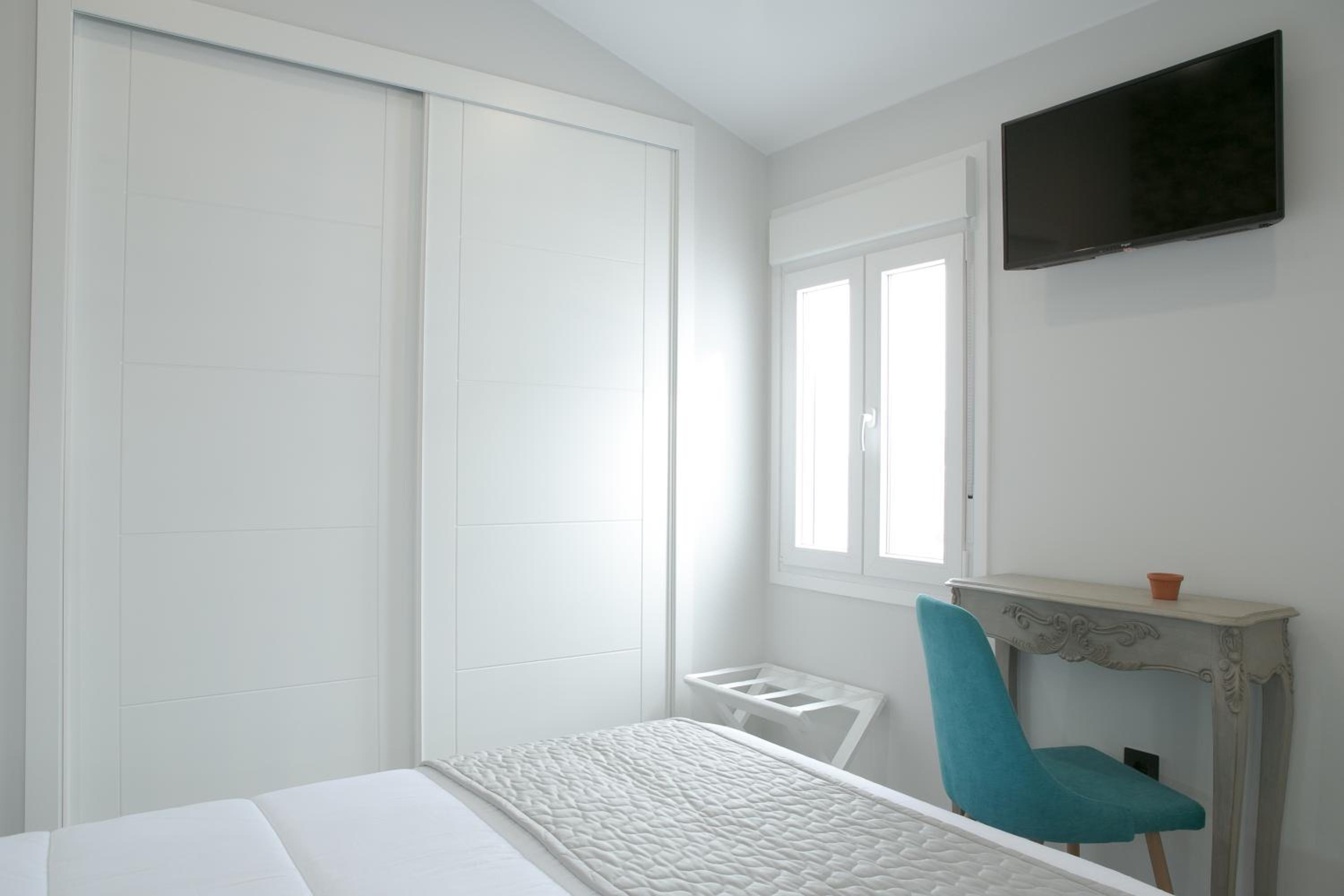 Two-Bedroom Apartment - Photo 7