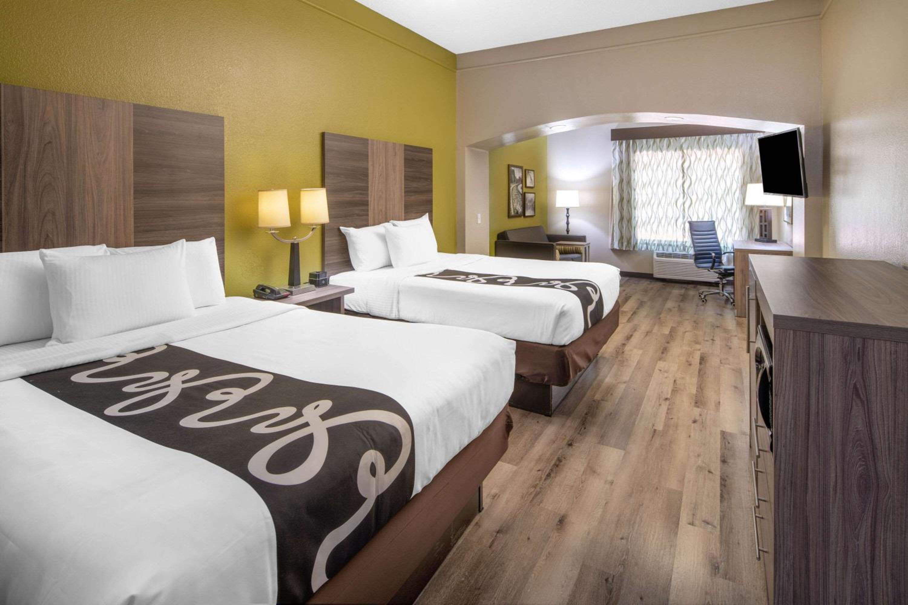 Studio Suite with Two Queen Beds - Non-Smoking photo 1