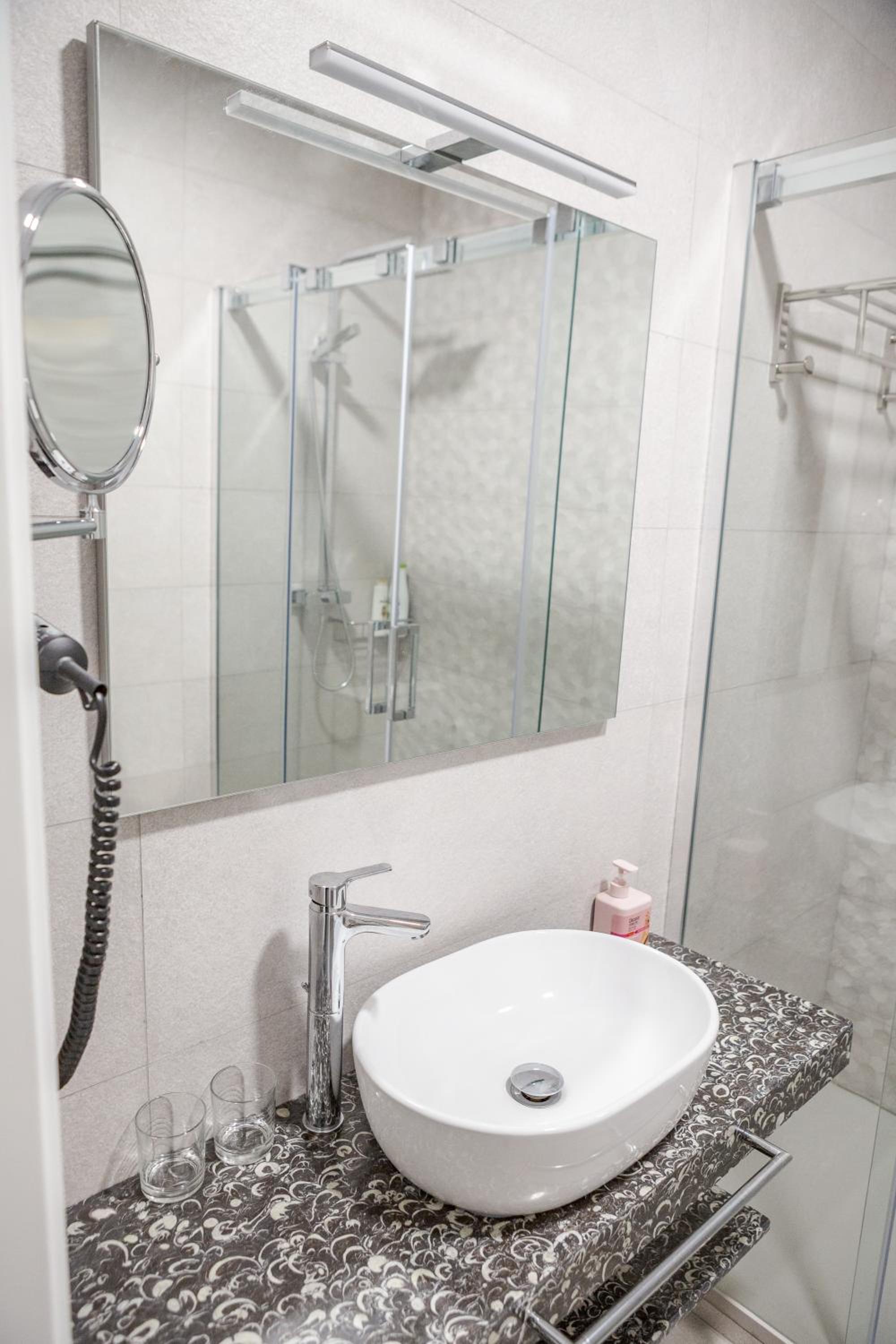 Two-Bedroom Apartment - Photo 15
