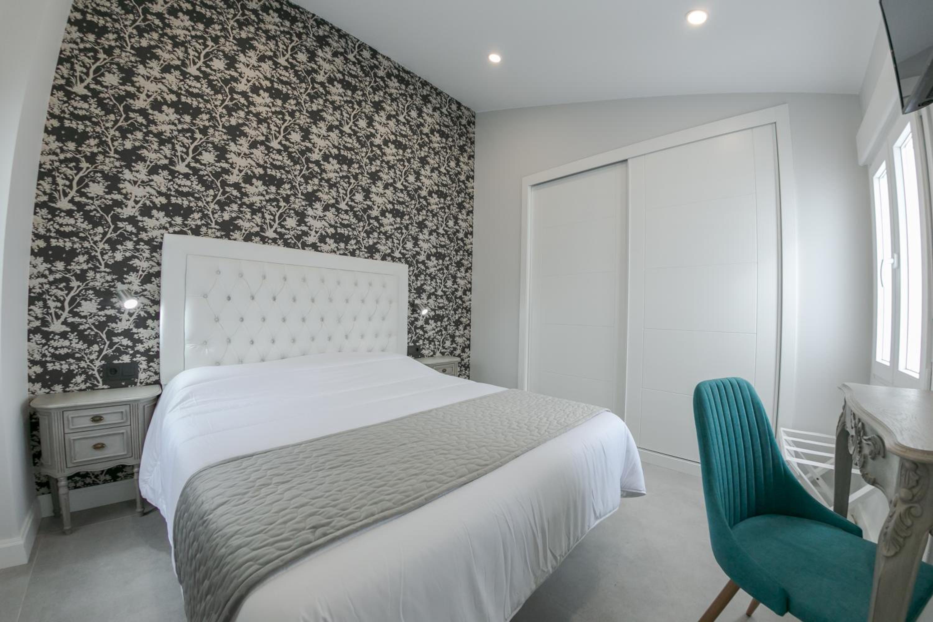 Two-Bedroom Apartment - Photo 19