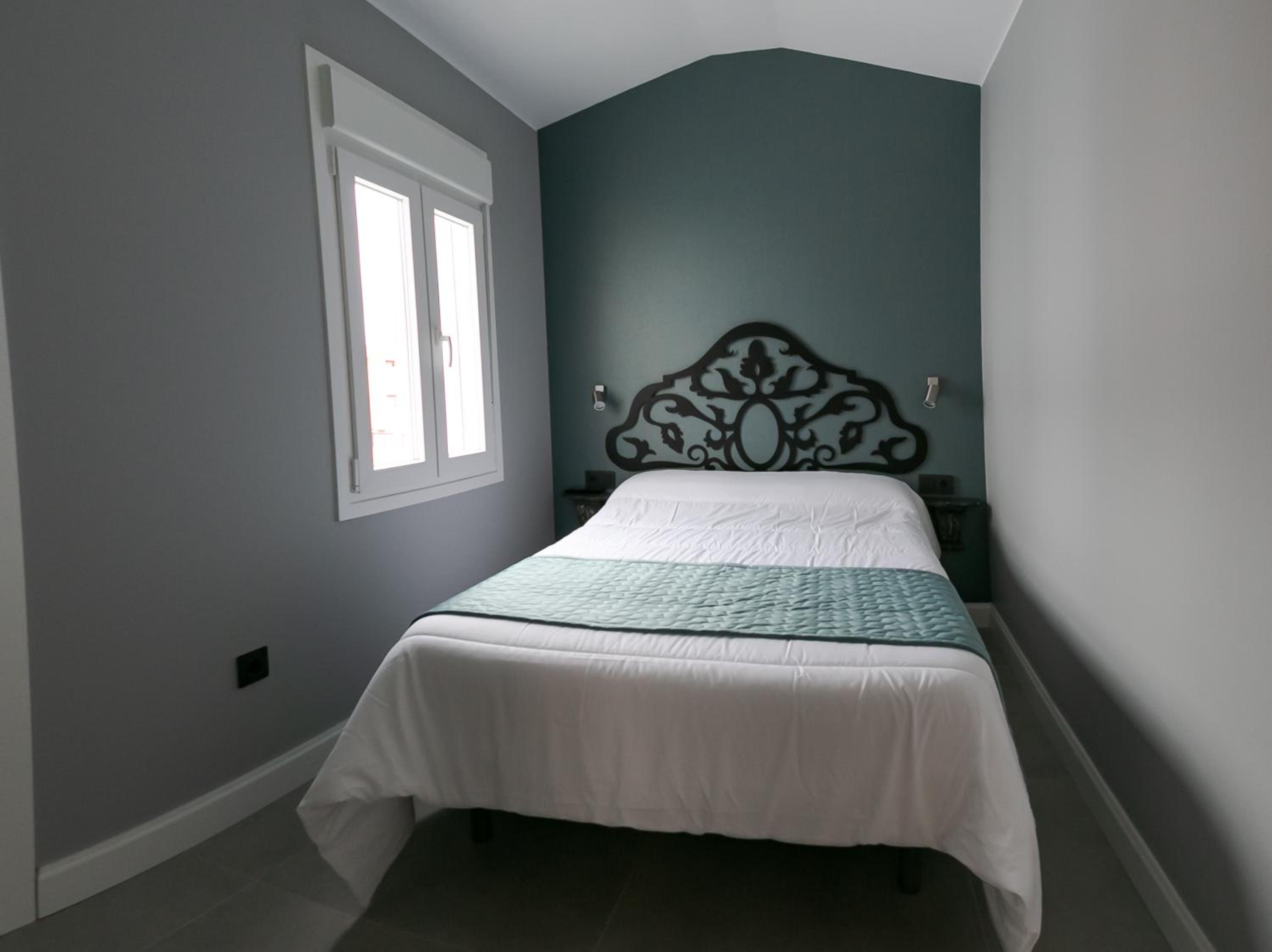 Two-Bedroom Apartment - Photo 5