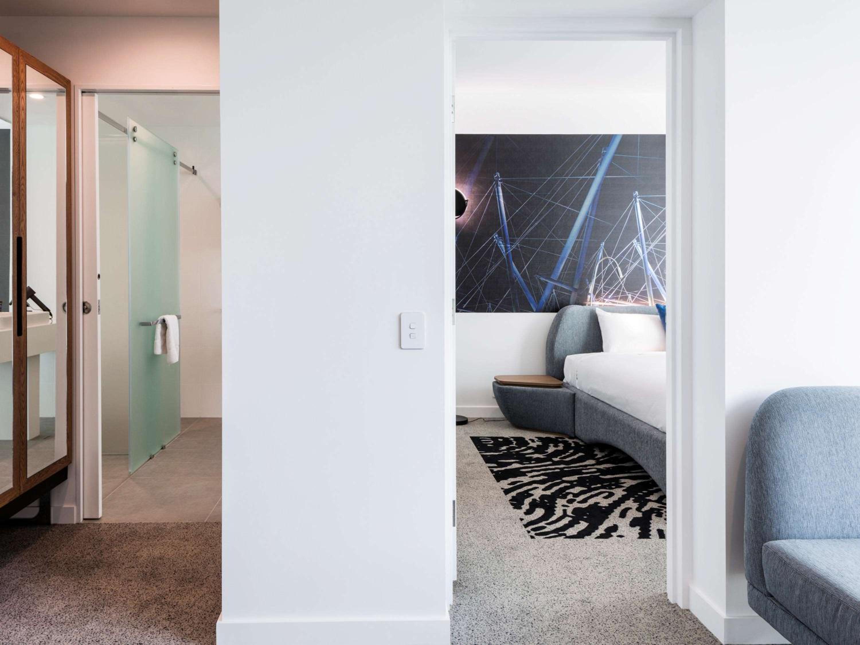 Family King 'N' Suite with Connecting Rooms
