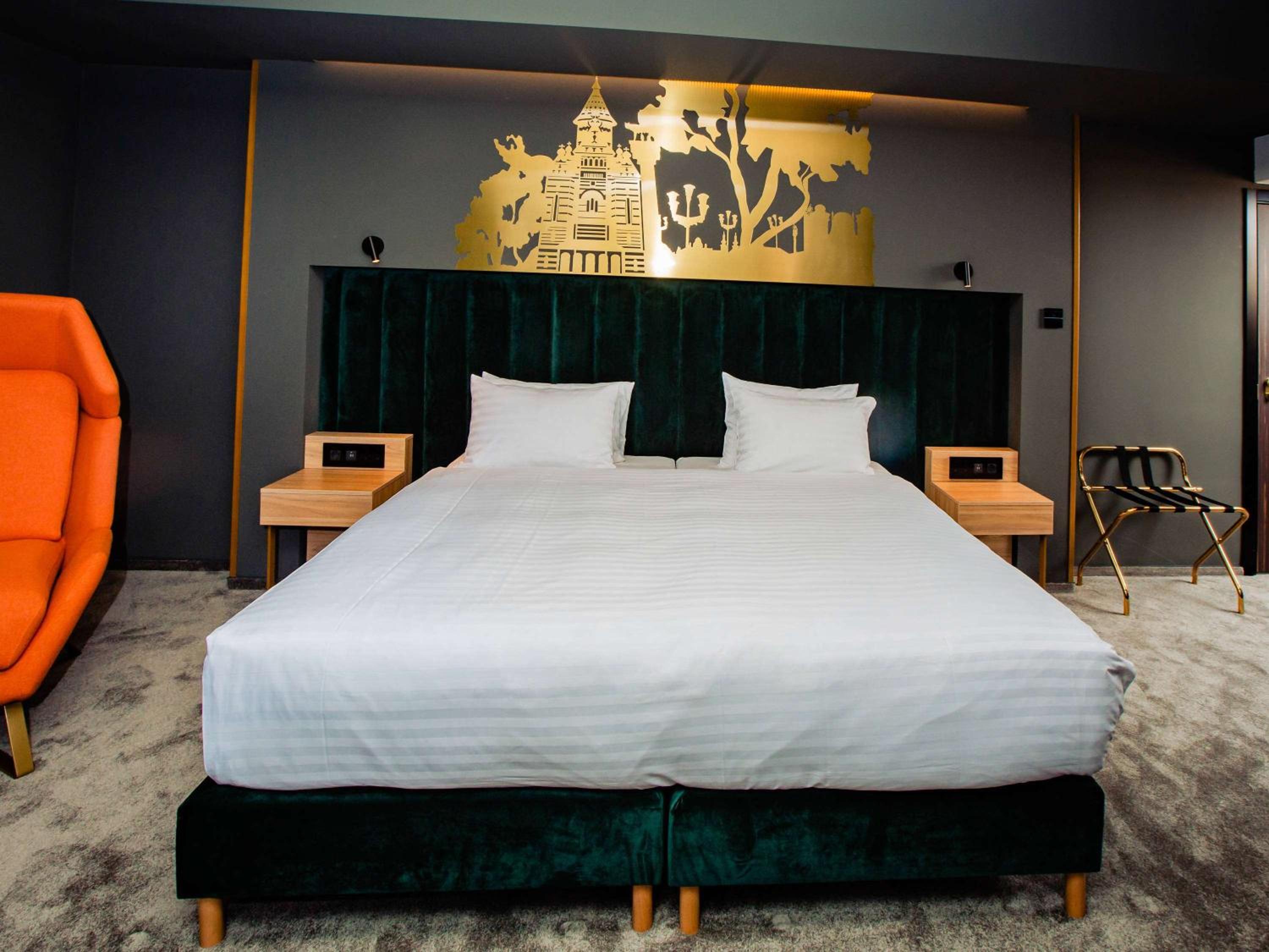 Privilege King Room with Sofa - Photo 1