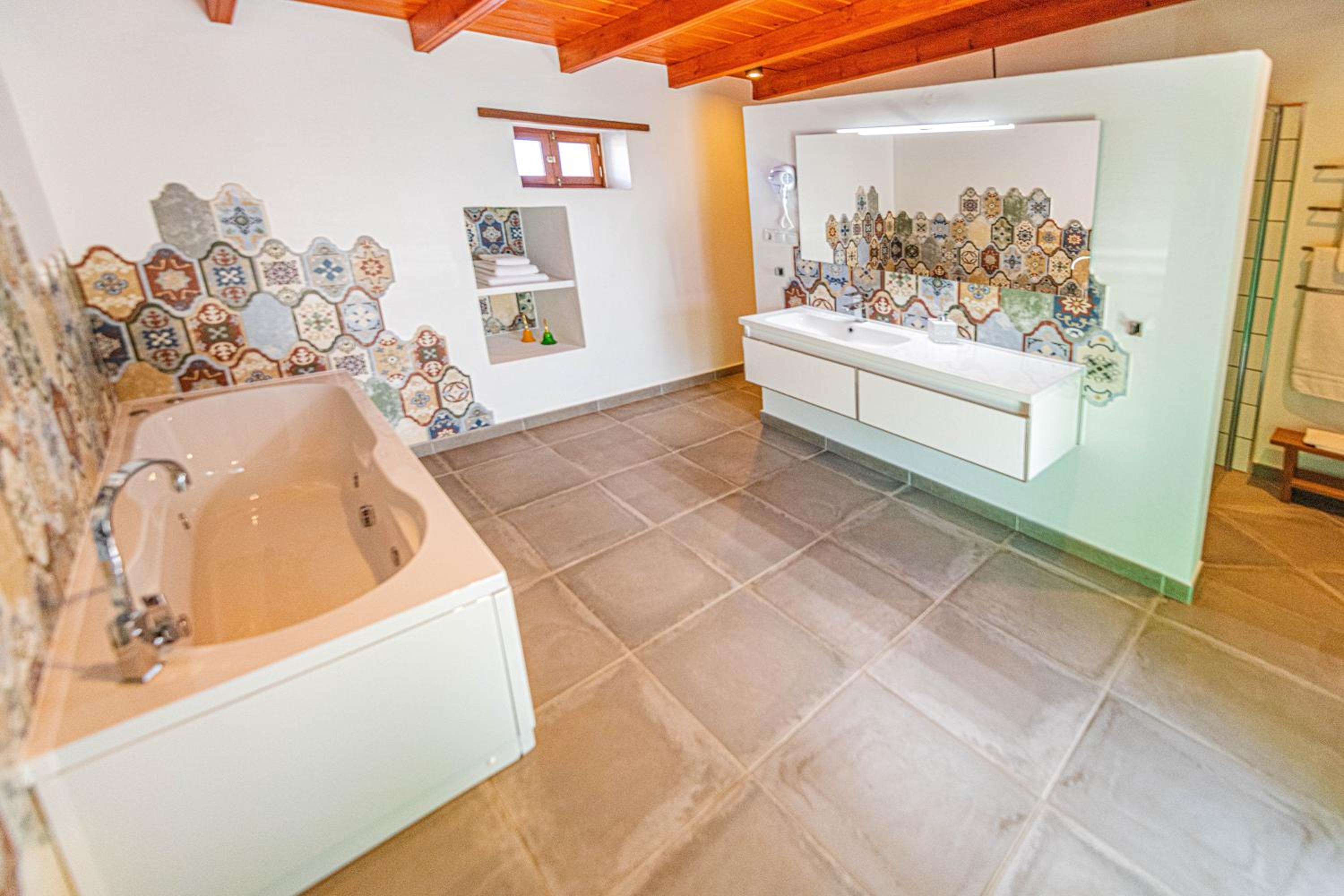 Three-Bedroom Villa photo 2